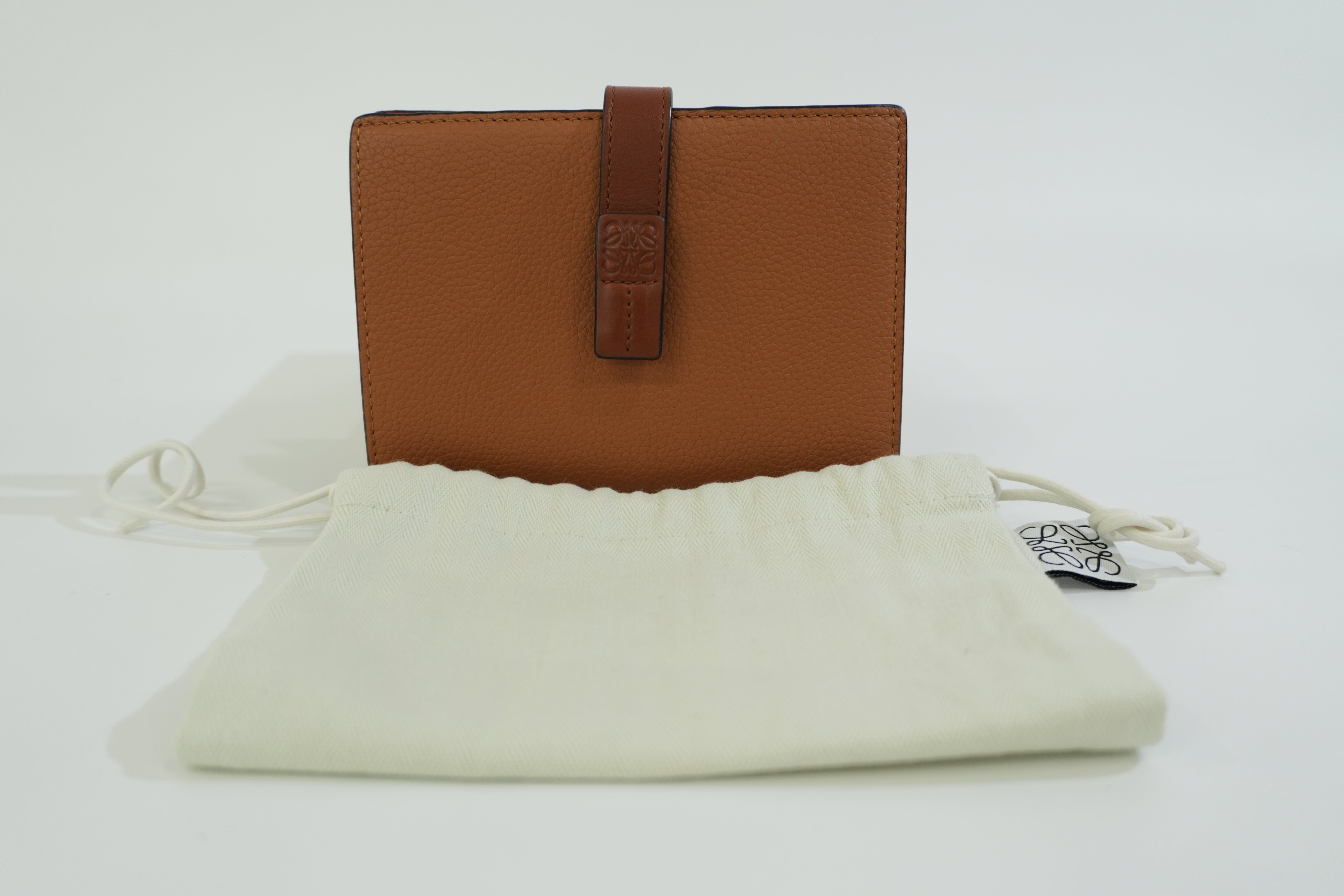 Pre-owned Loewe Leather Cover Wallet Brown Used