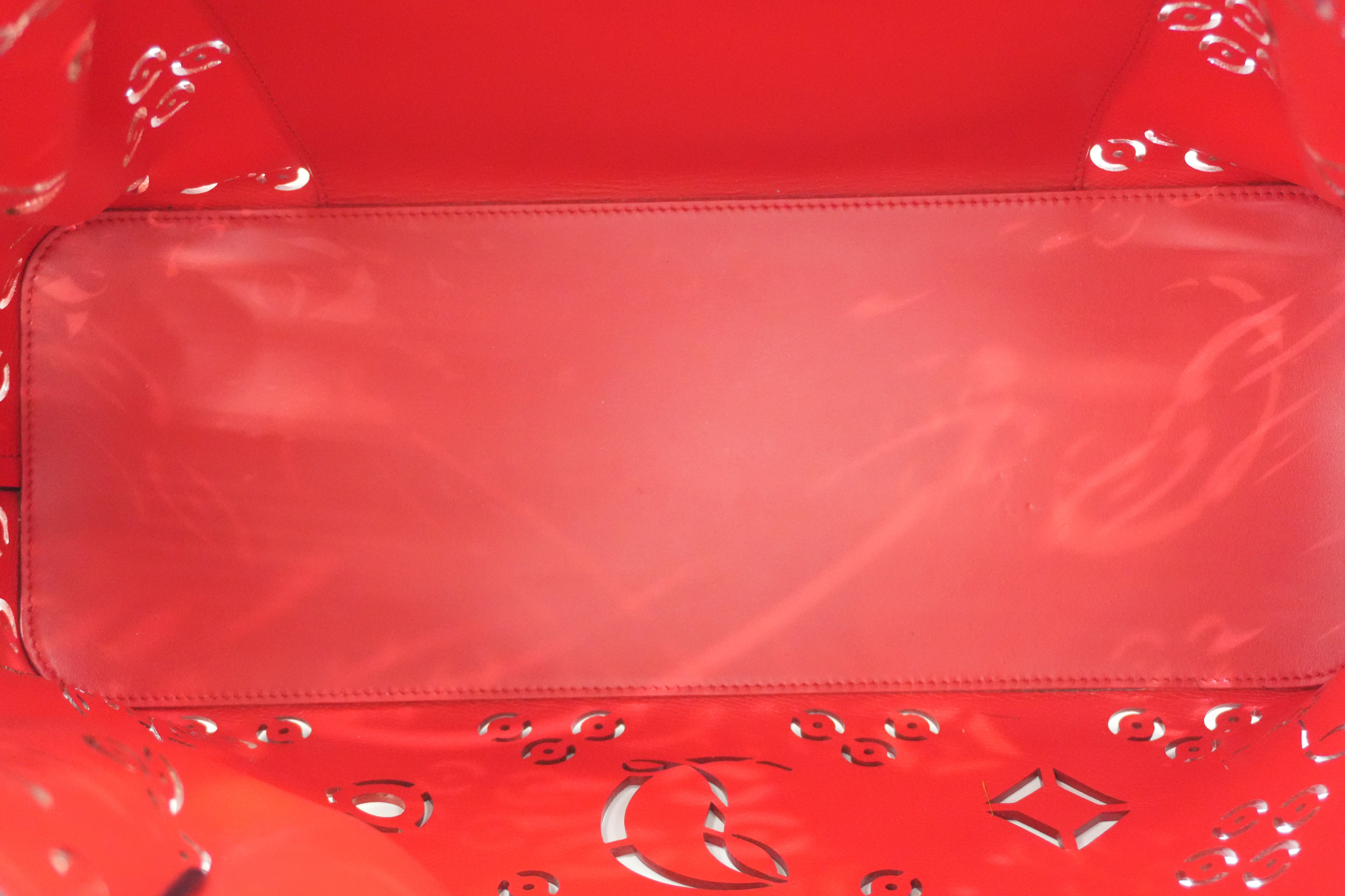 Pre-owned Christian Louboutin Leather Perforated Tote Bag White Used