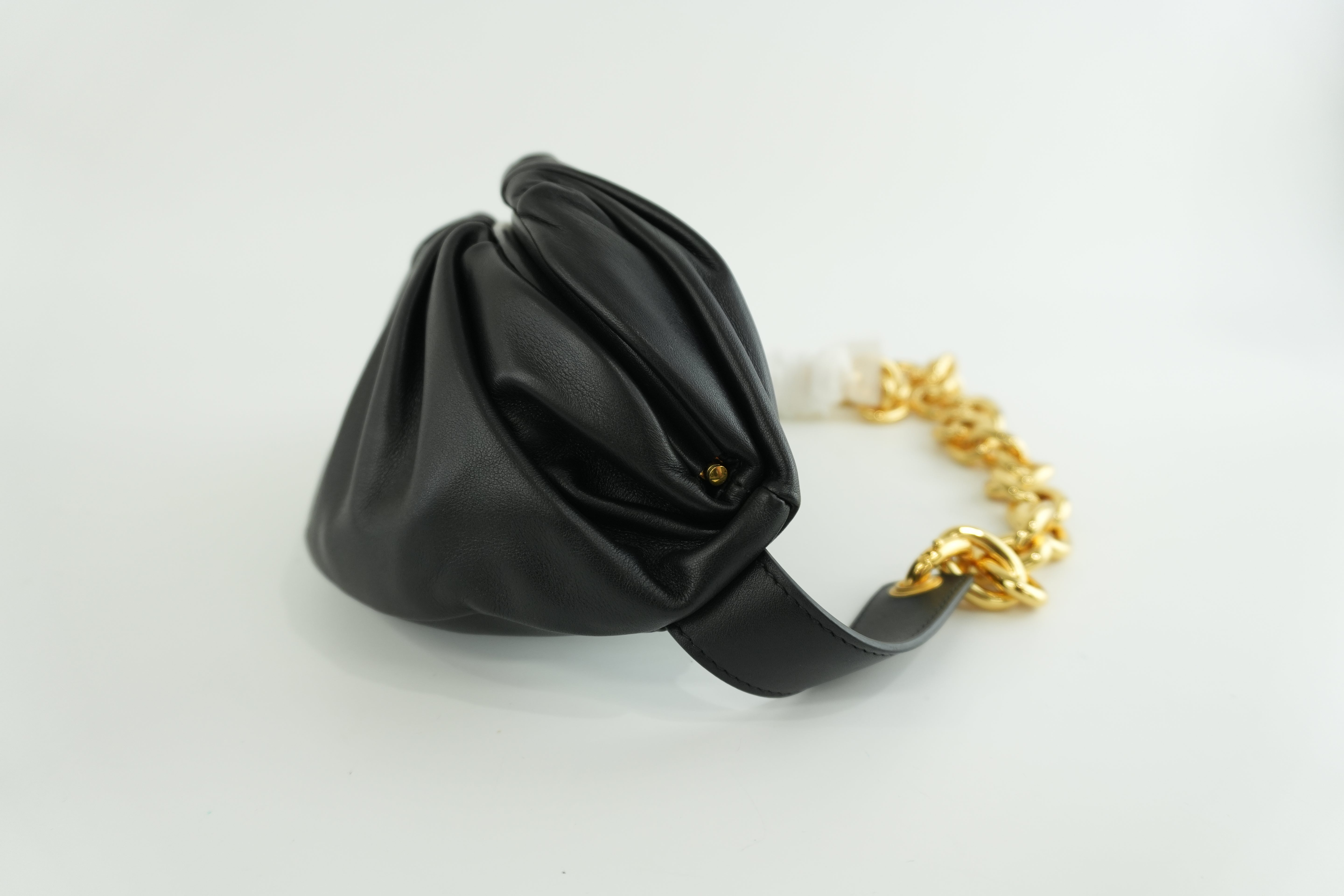 Bottega Chain Pouch Black Leather Used