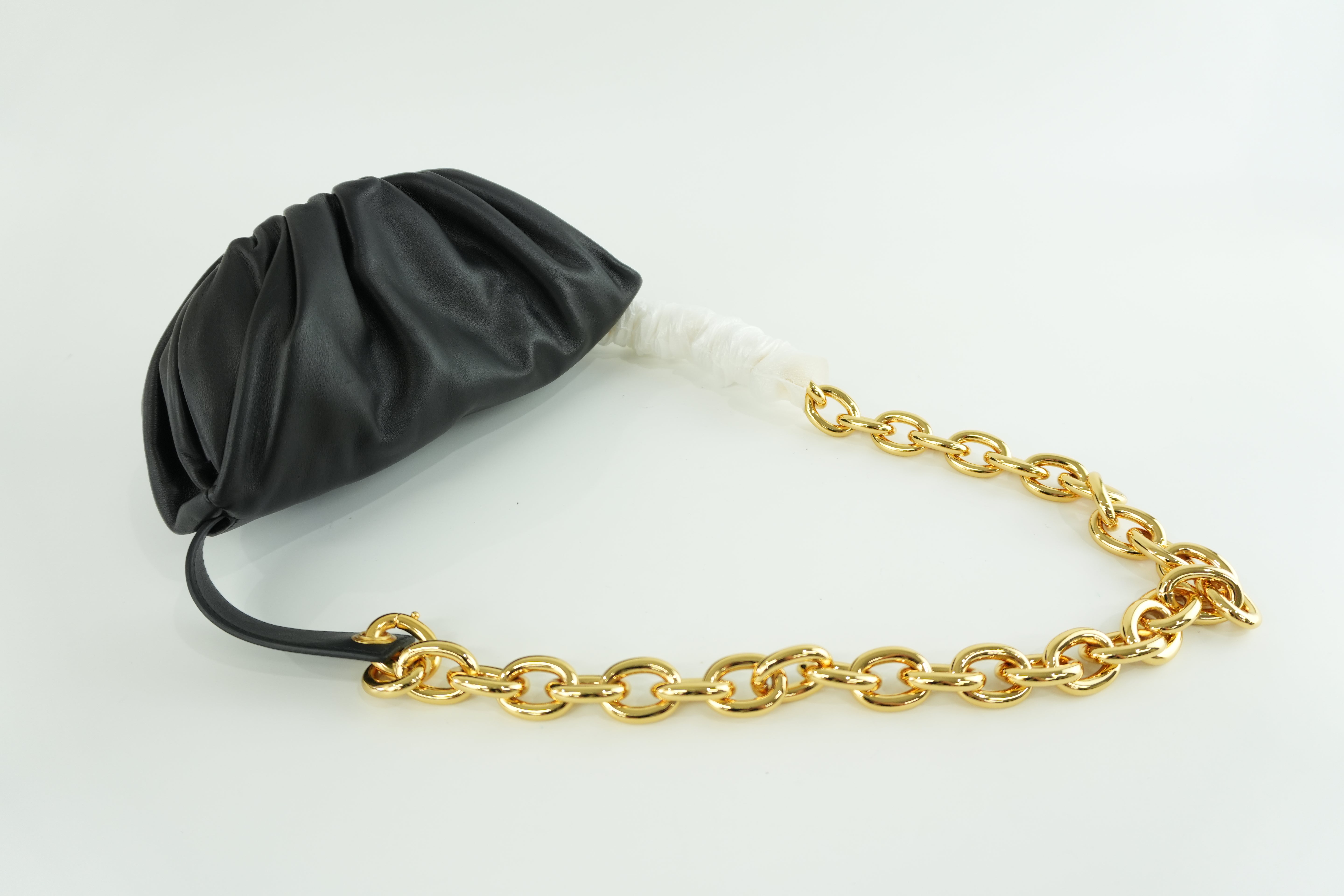 Bottega Chain Pouch Black Leather Used