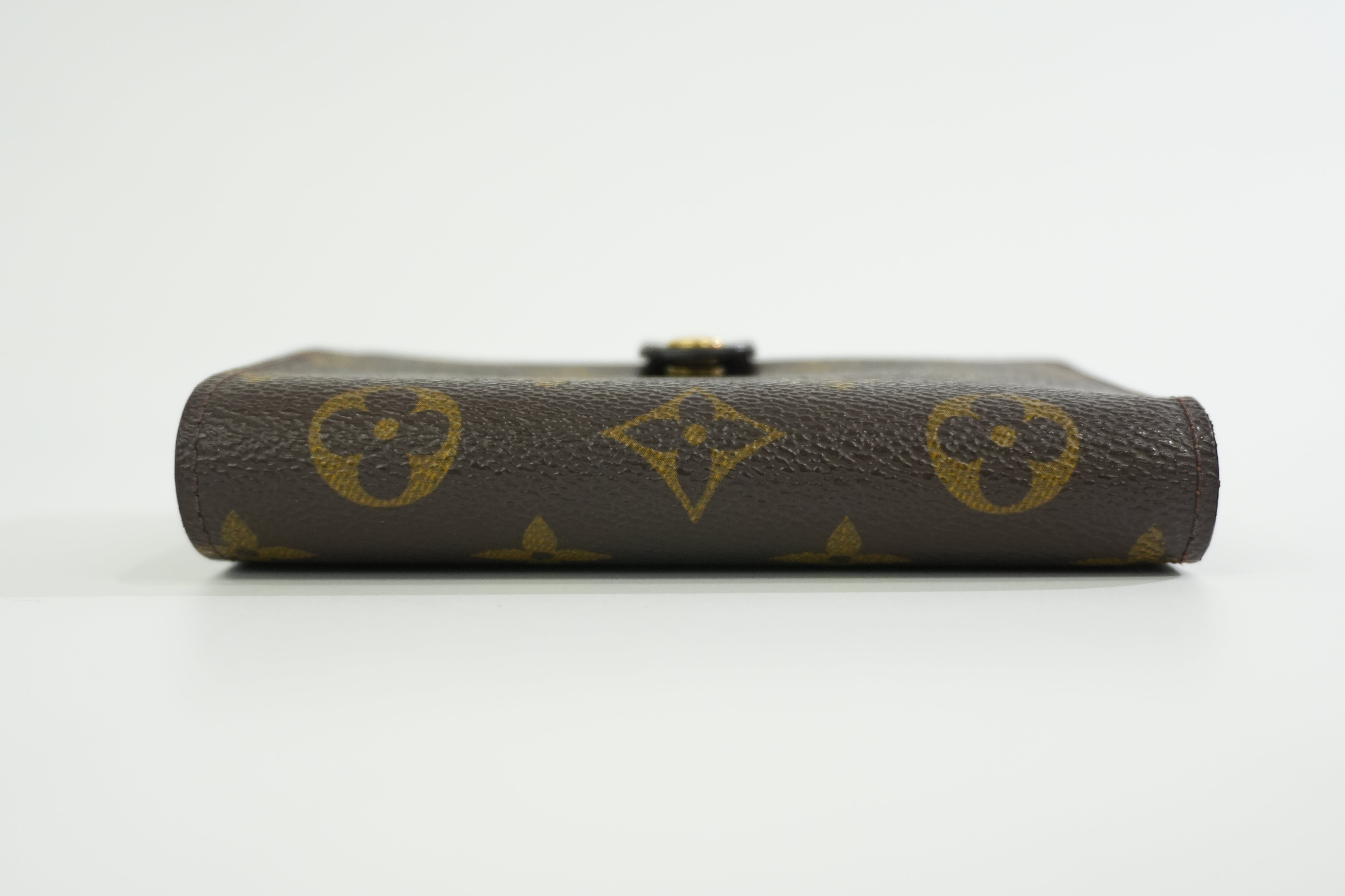 Louis Vuitton Monogram Kisslock Wallet Used