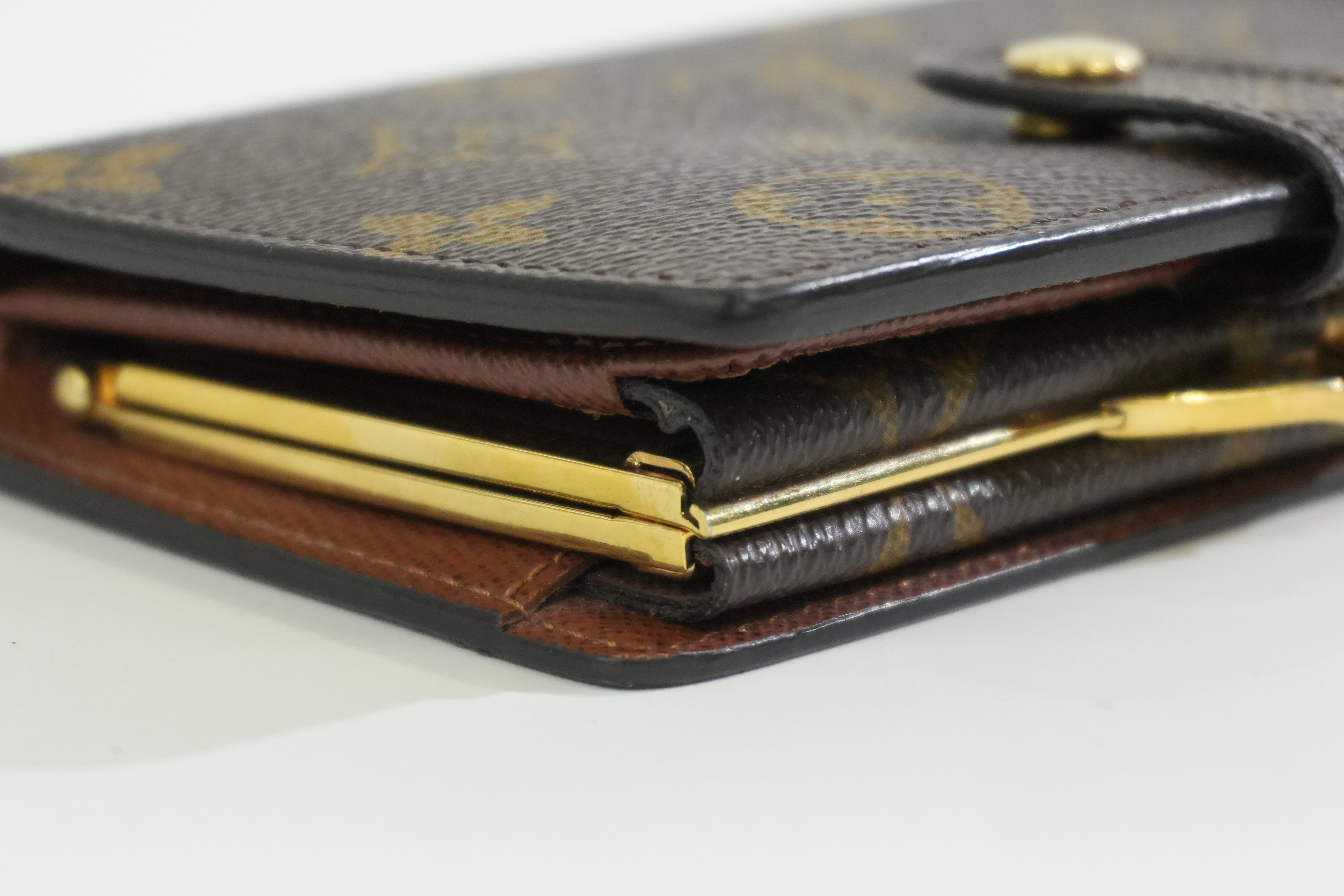 Louis Vuitton Monogram Kisslock Wallet Used