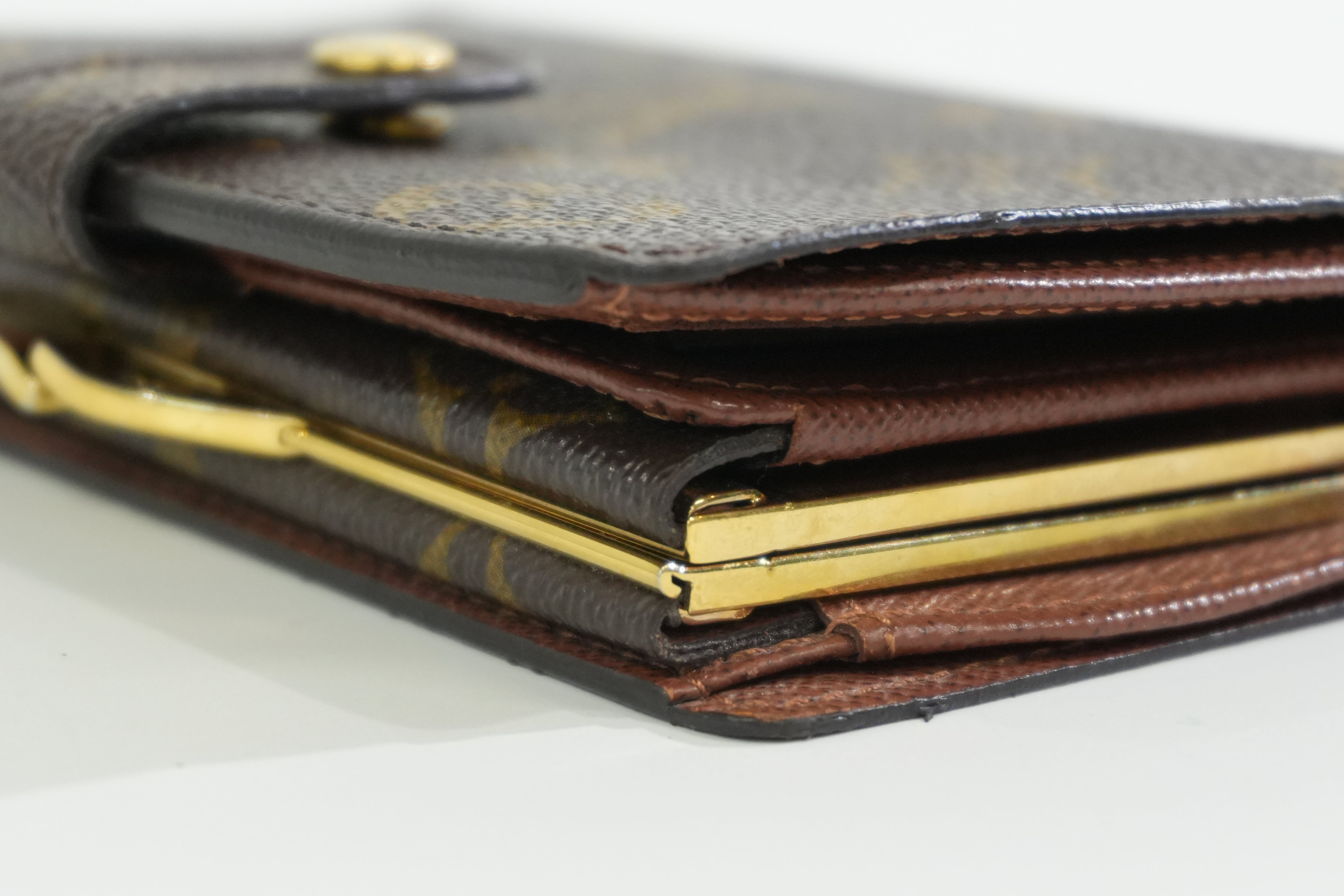 Louis Vuitton Monogram Kisslock Wallet Used