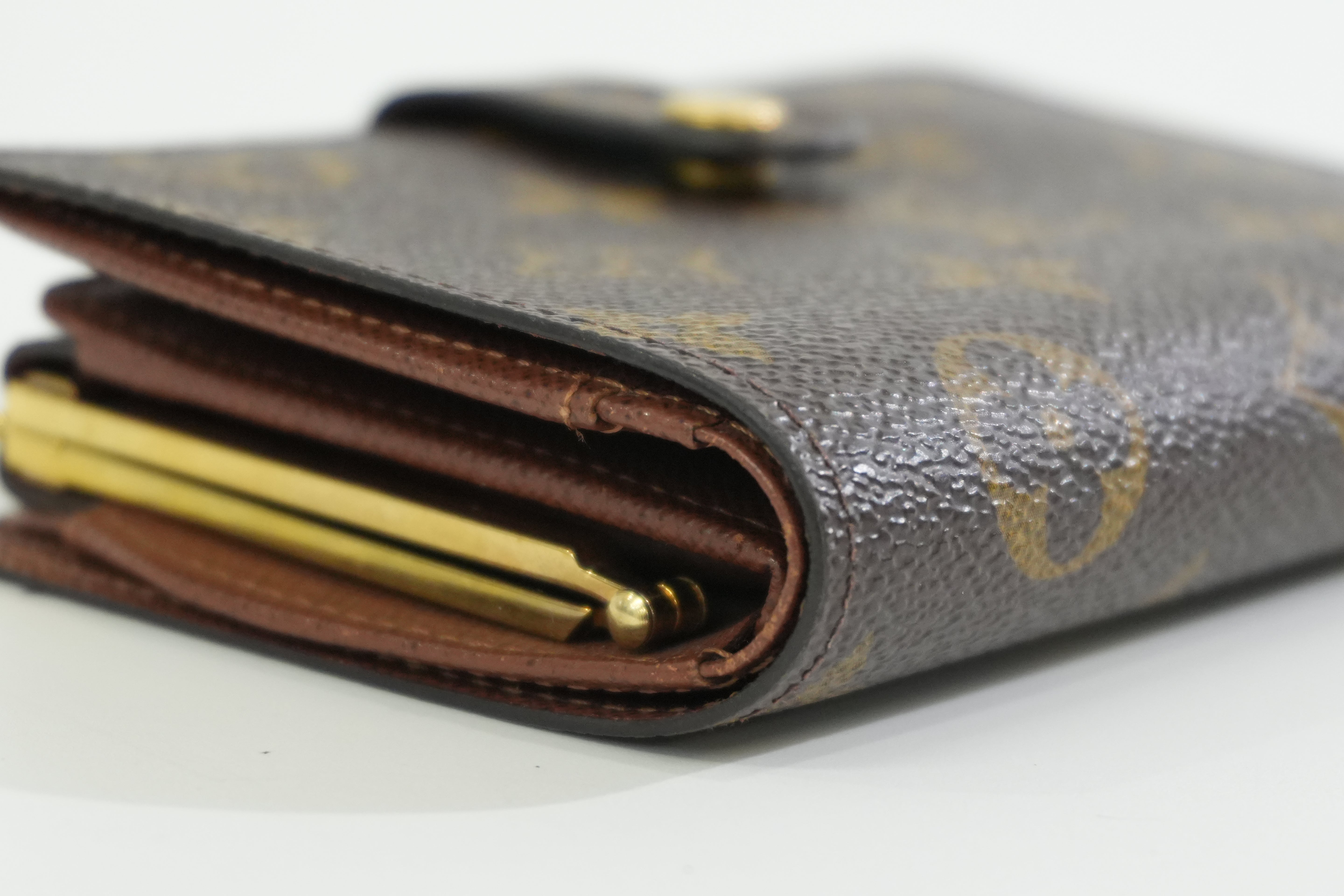 Louis Vuitton Monogram Kisslock Wallet Used