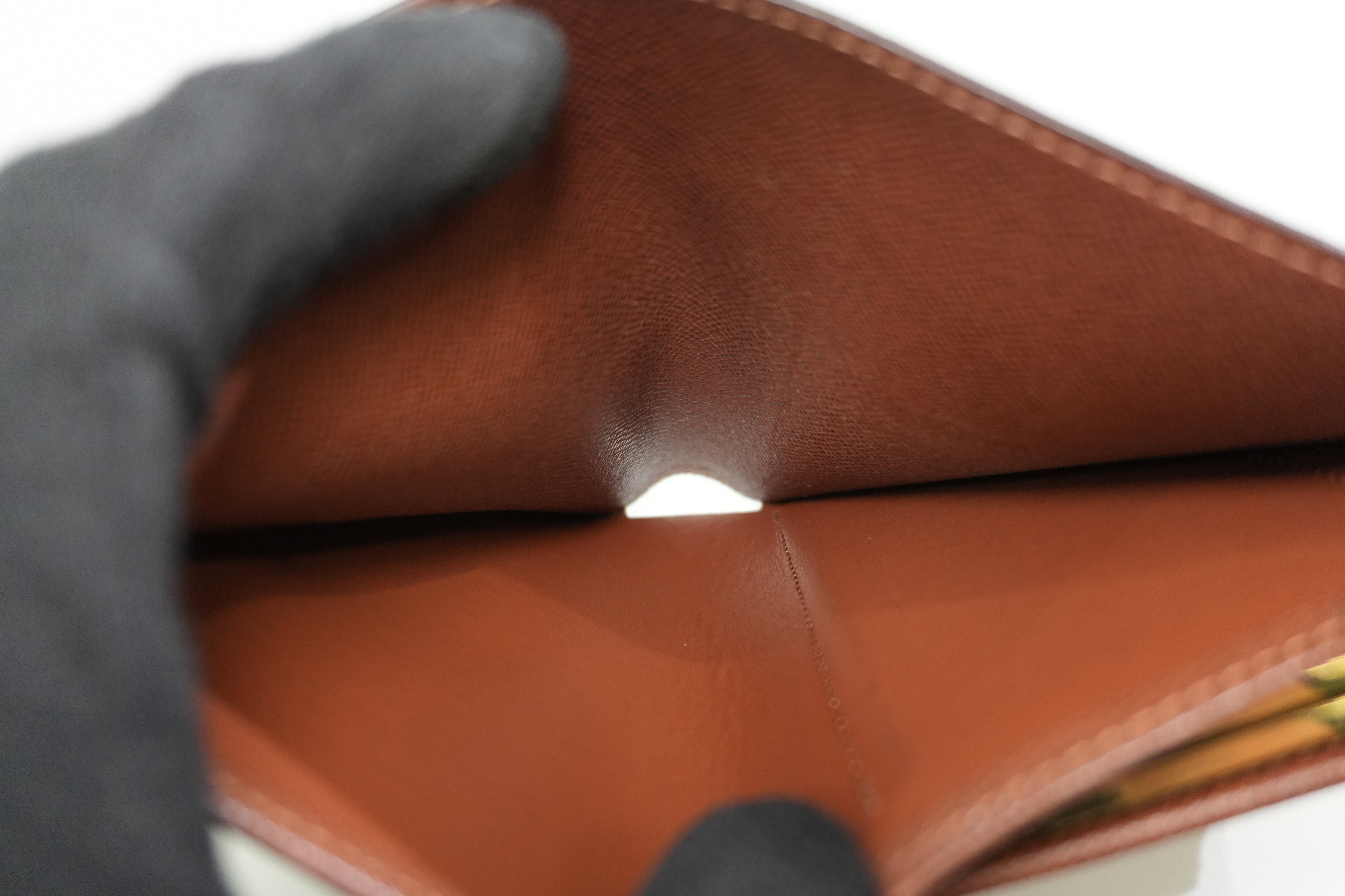 Louis Vuitton Monogram Kisslock Wallet Used