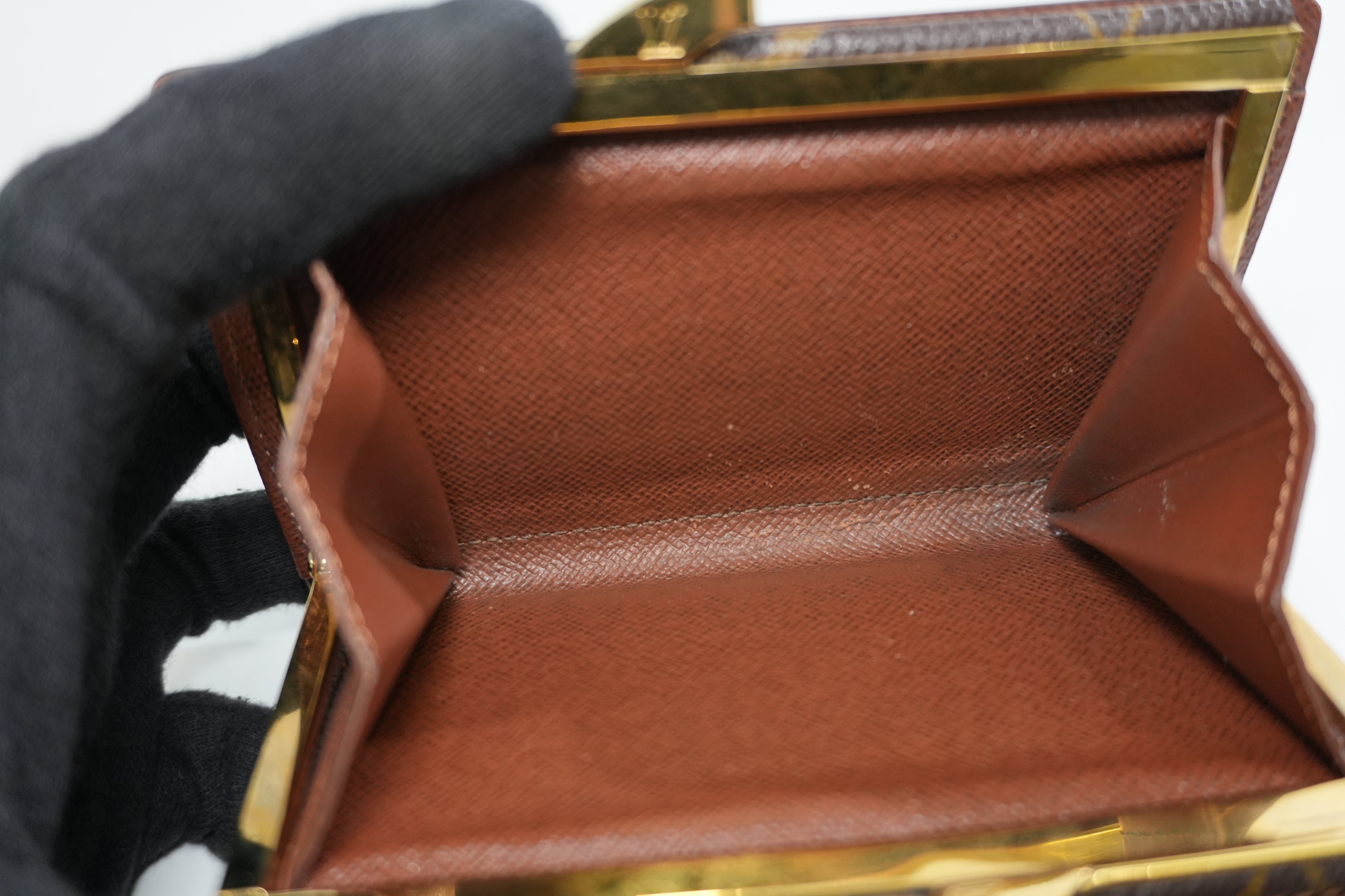 Louis Vuitton Monogram Kisslock Wallet Used