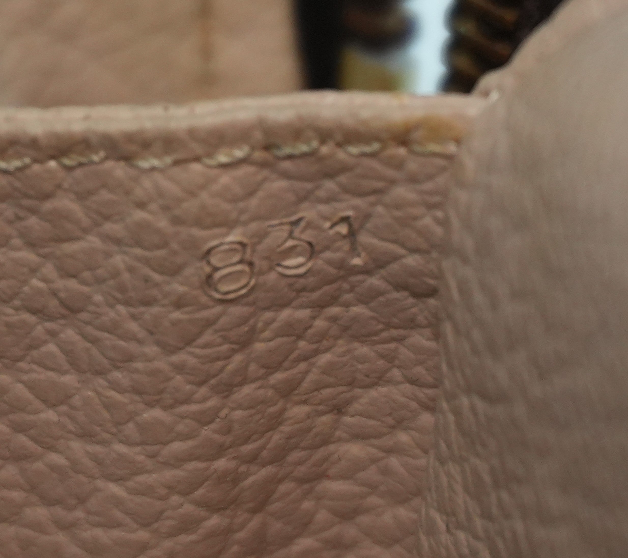 Pre-owned Louis Vuitton Monogram Trousse 23