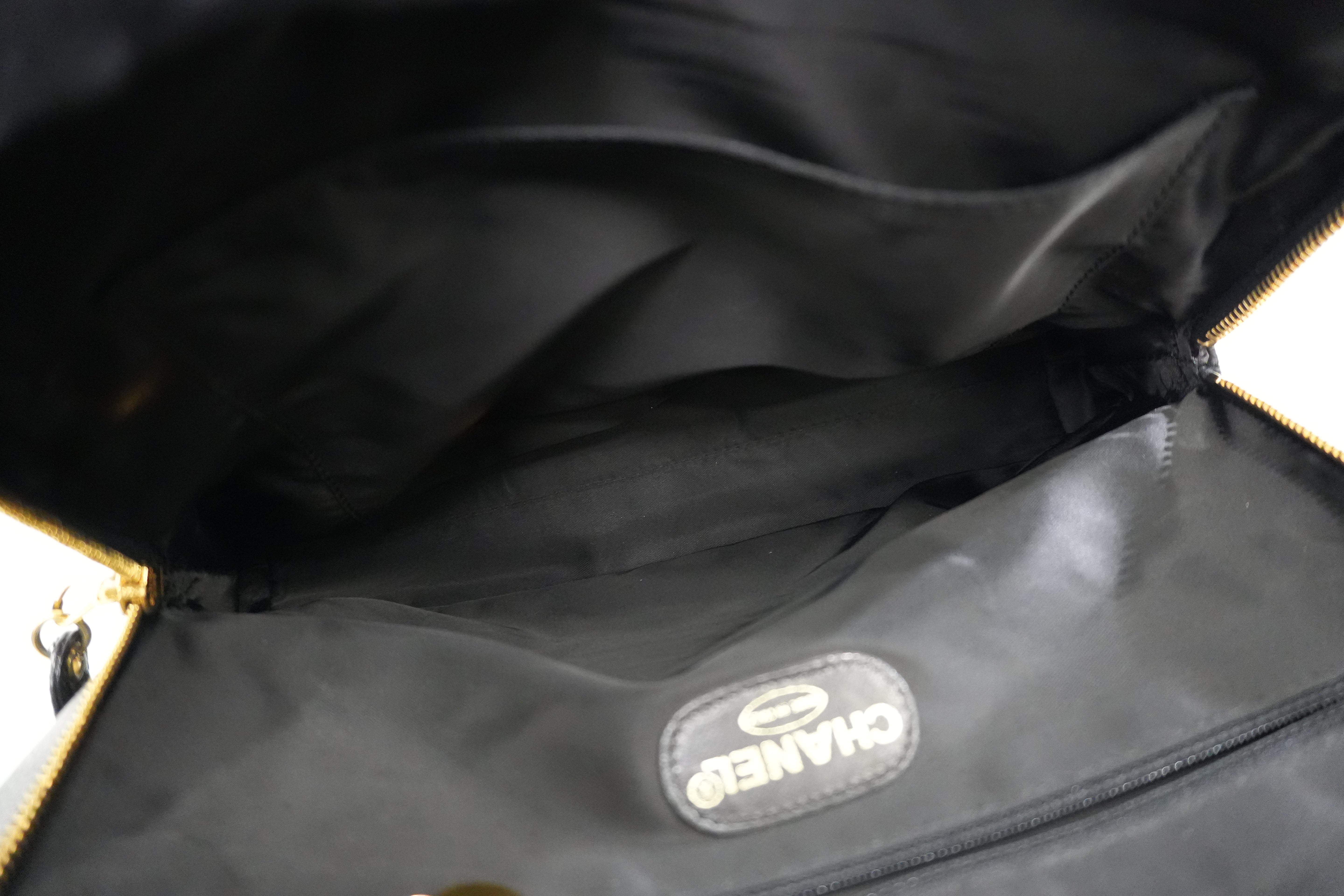 Chanel Caviar Skin Leather Chain Shoulder Bag Black Used