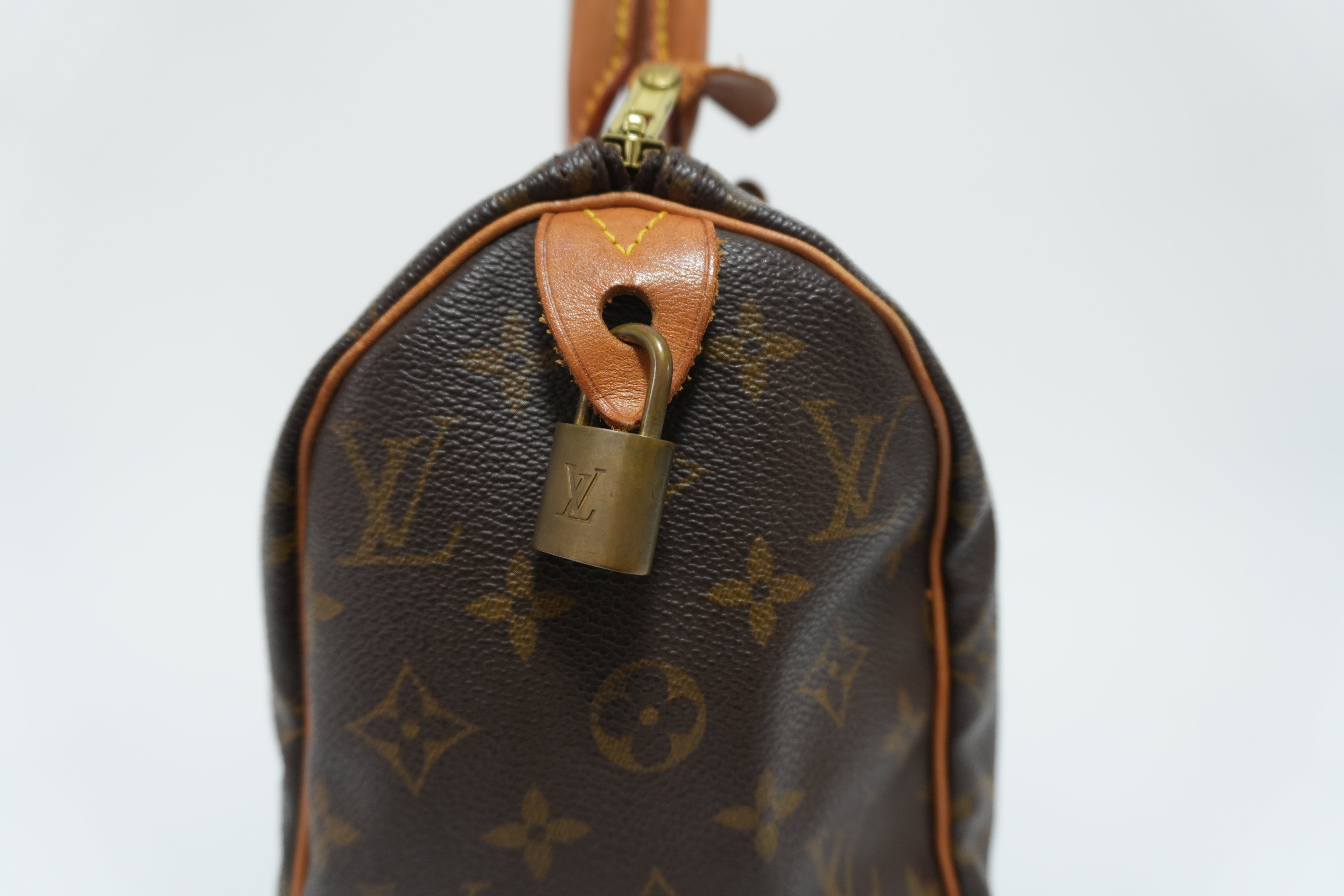 Louis Vuitton Monogram Speedy 25 Handbag Used