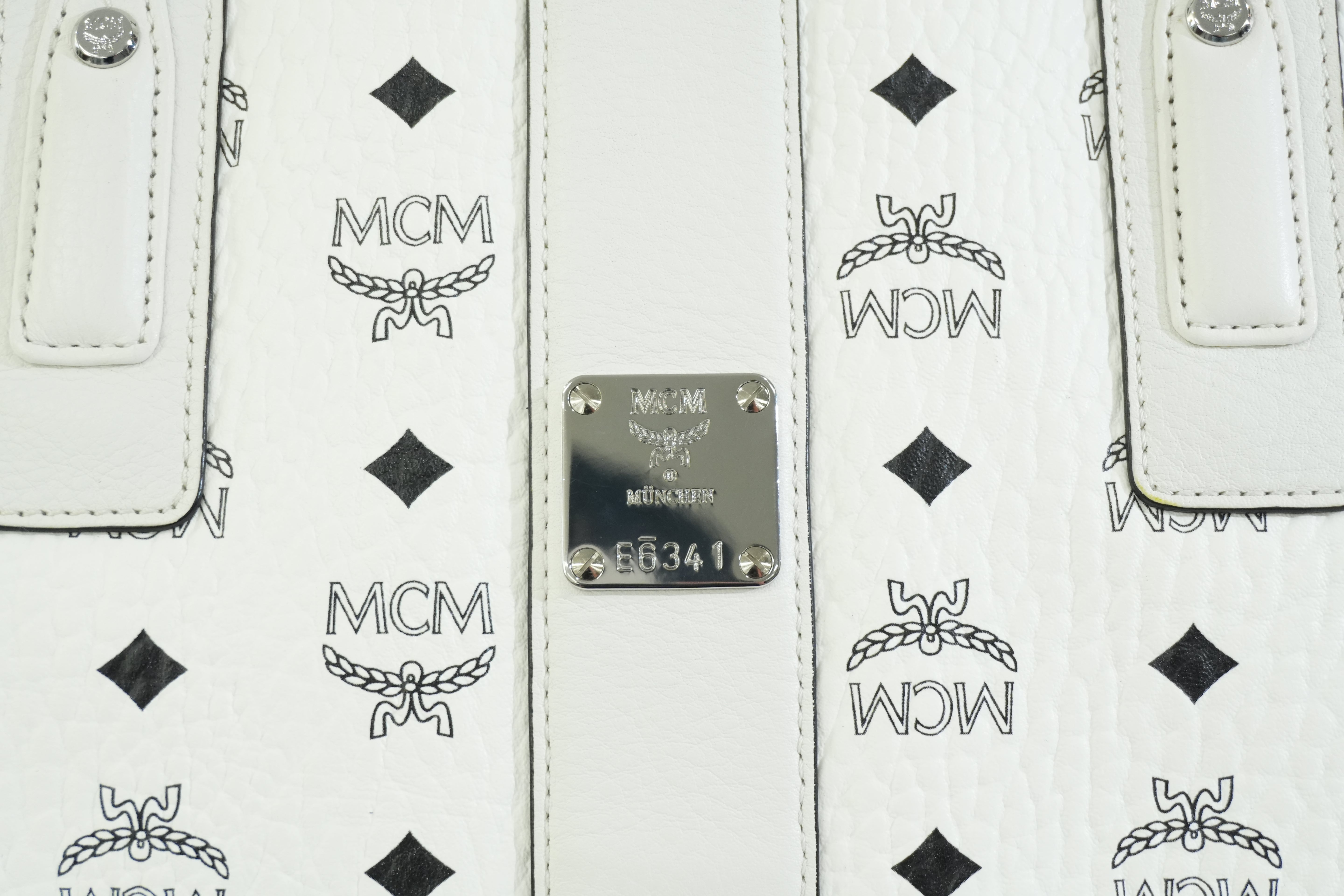 Pre-owned MCM Tote Bag with Pouch White