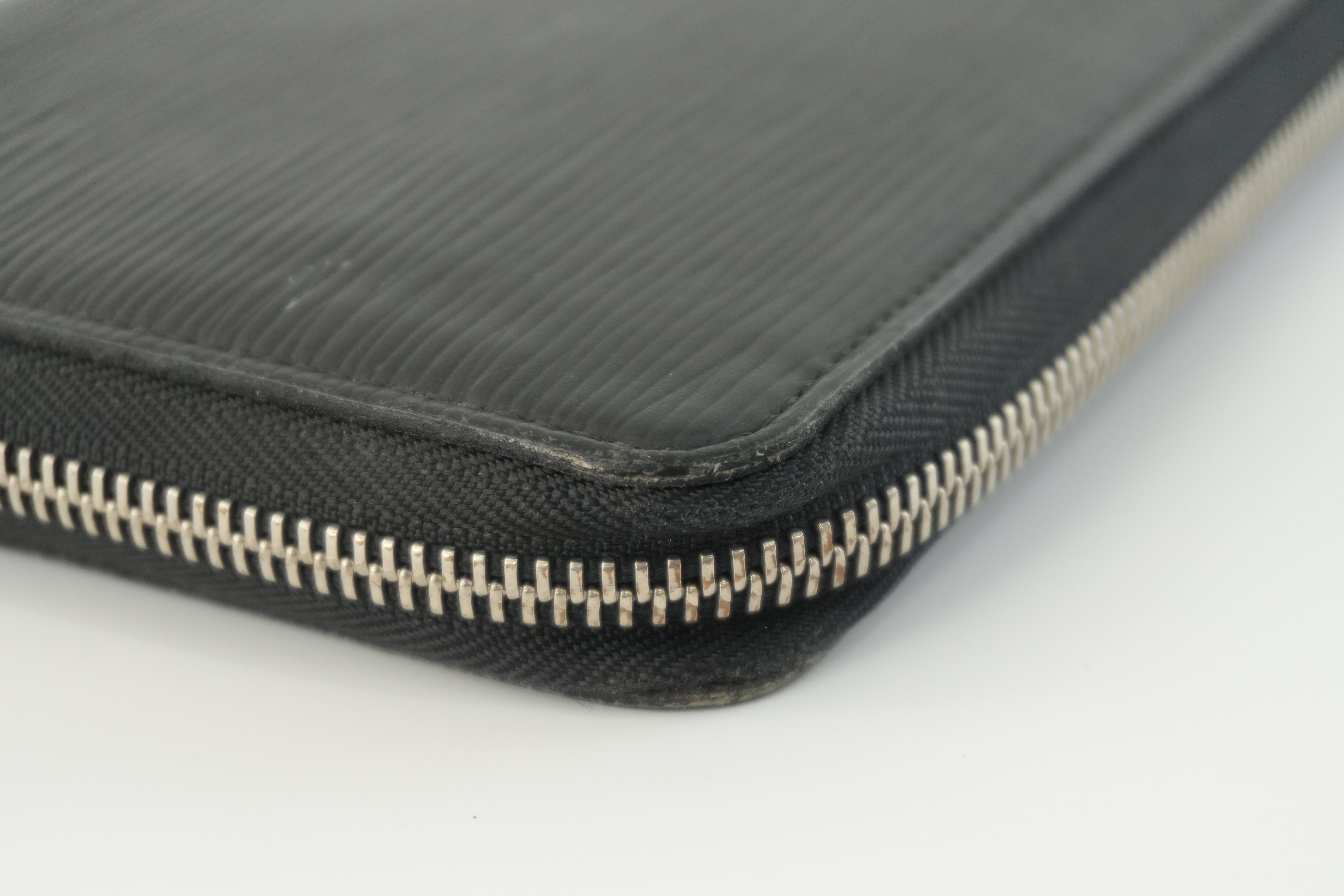 Louis Vuitton Epi Zippy Organizer Wallet Black Used
