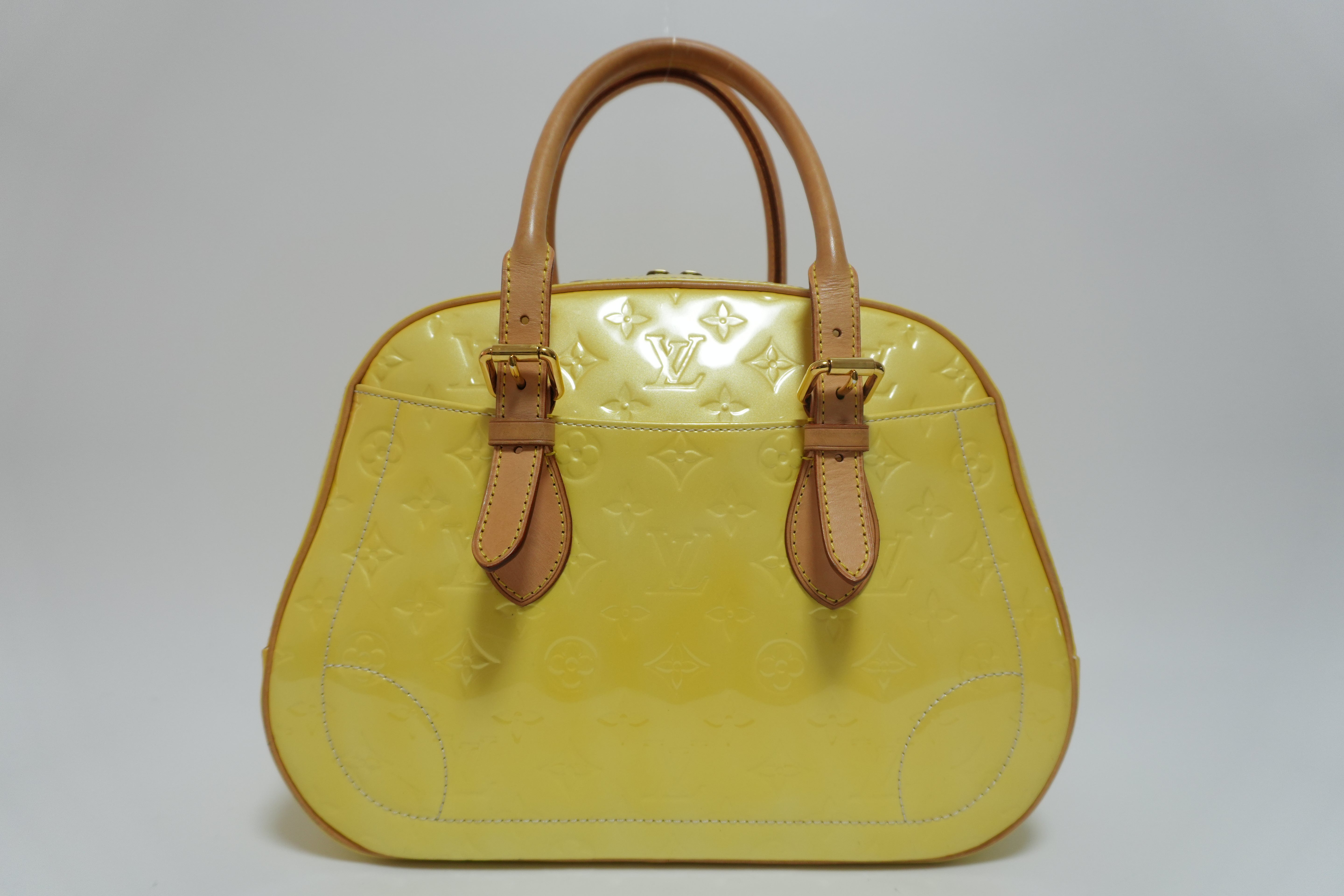 Borsa a mano Louis Vuitton Vernis Summit Drive gialla usata