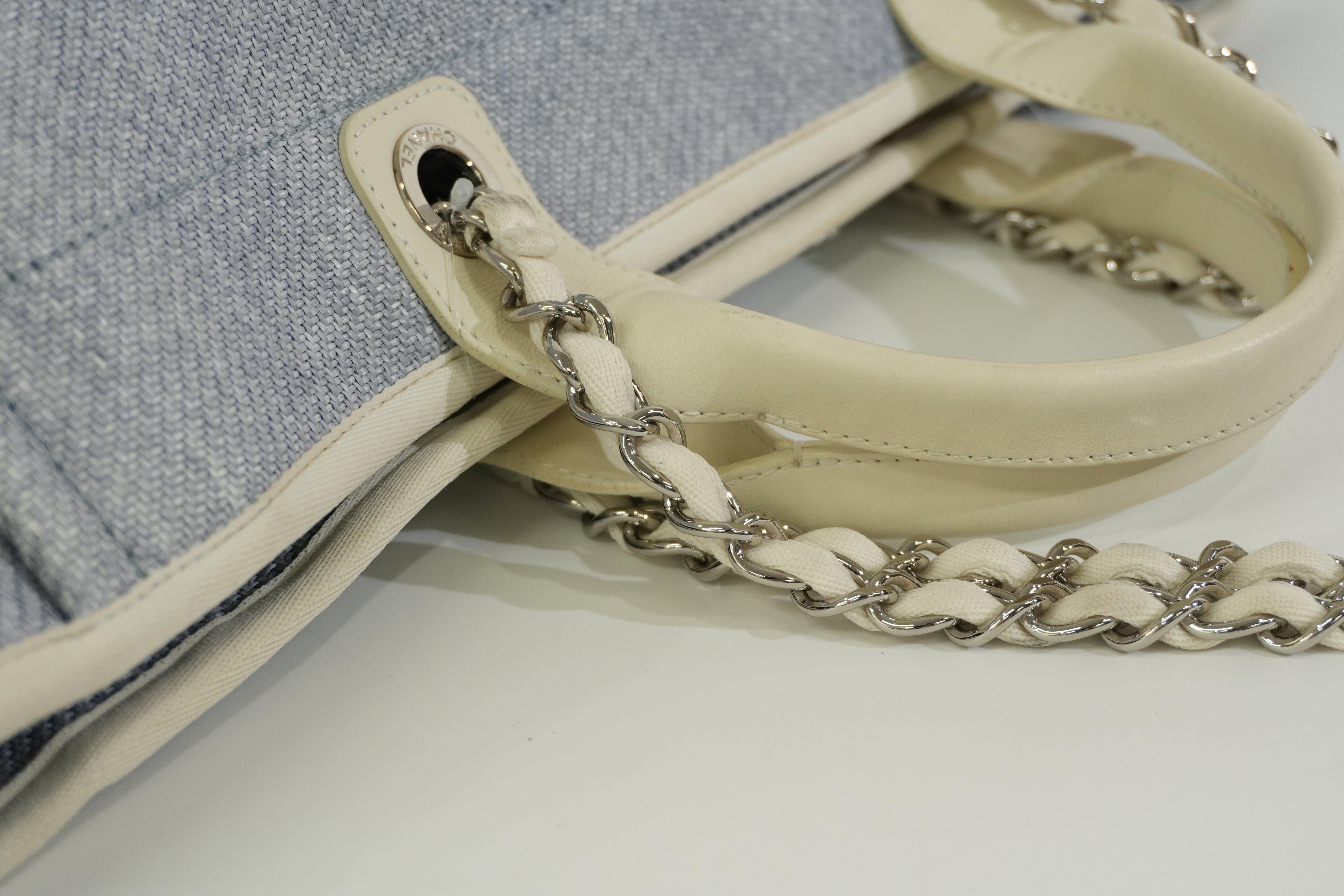 Pre-owned Chanel Raffia Deauville Tote Bag Blue and White