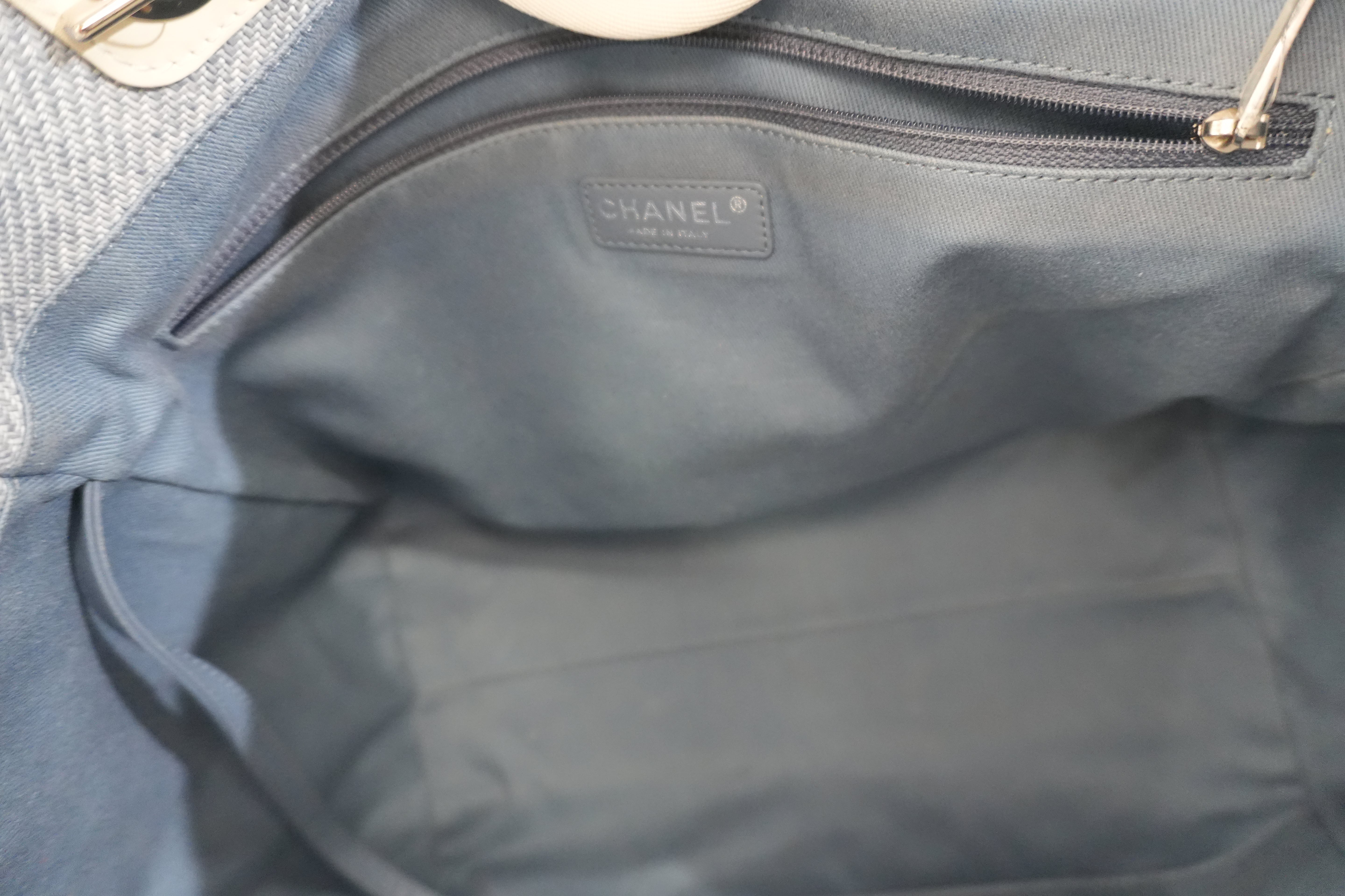Pre-owned Chanel Raffia Deauville Tote Bag Blue and White