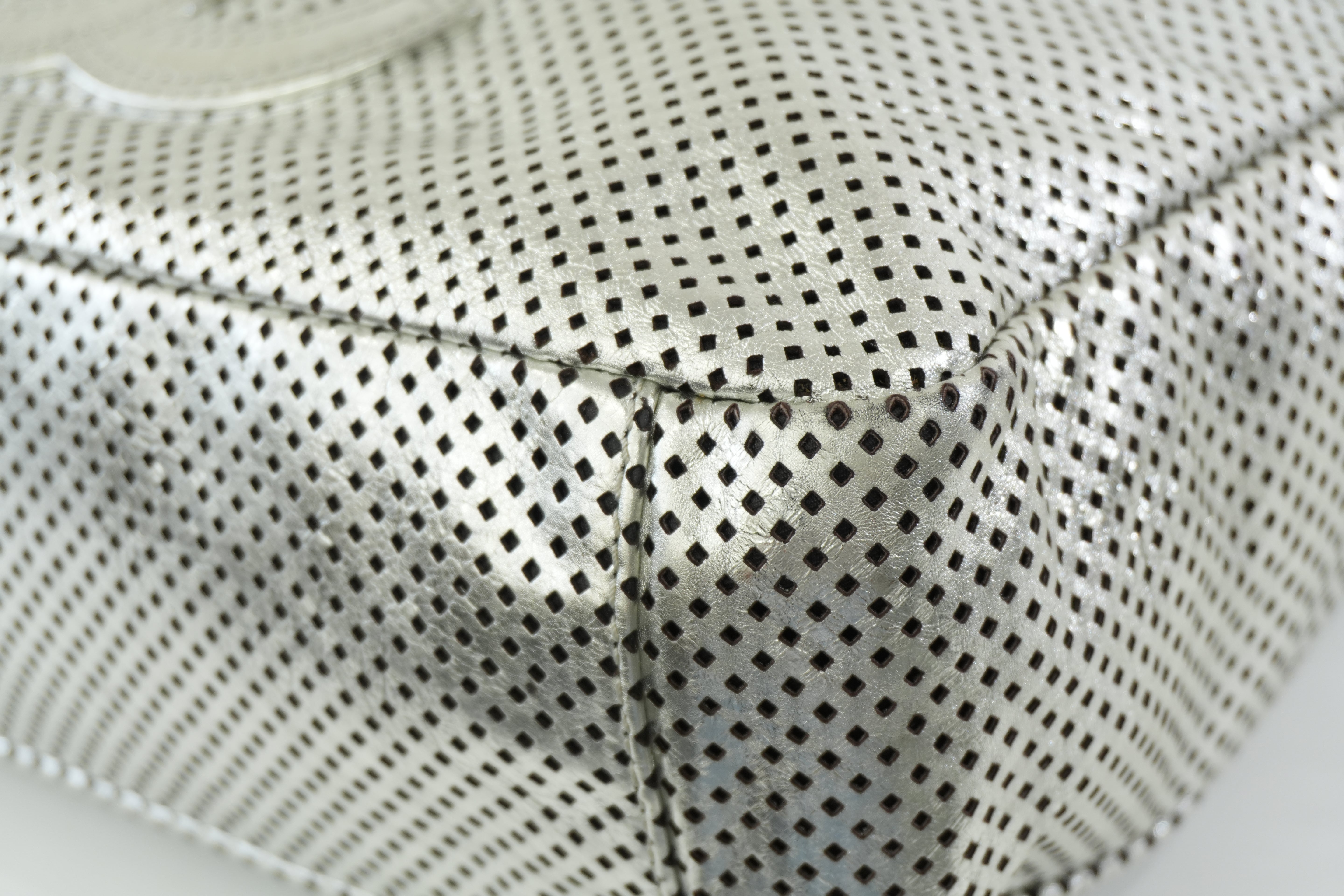 Pre-owned Chanel Rodeo Drive Hobo Tote Bag Metallic Silver