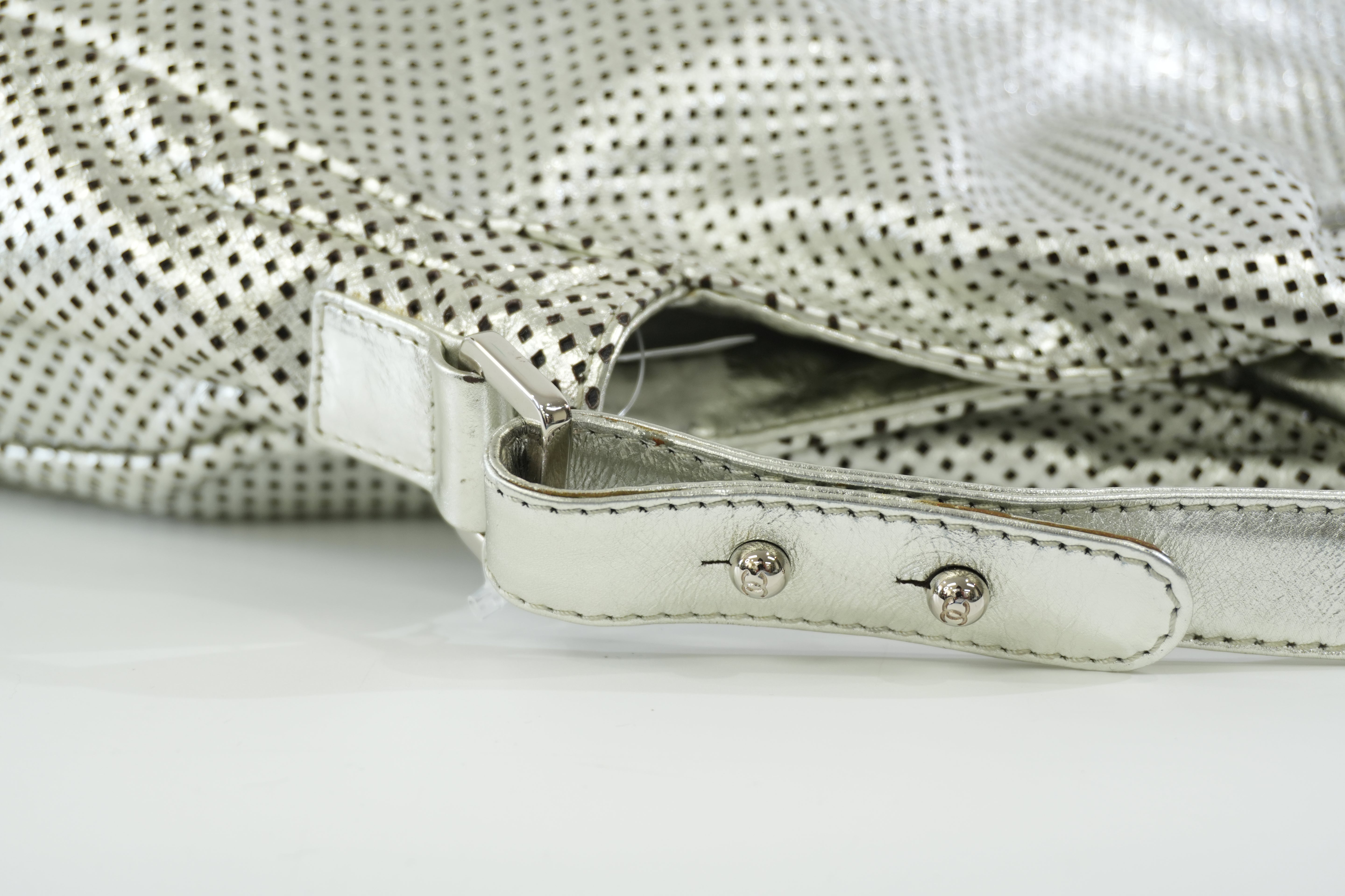 Pre-owned Chanel Rodeo Drive Hobo Tote Bag Metallic Silver