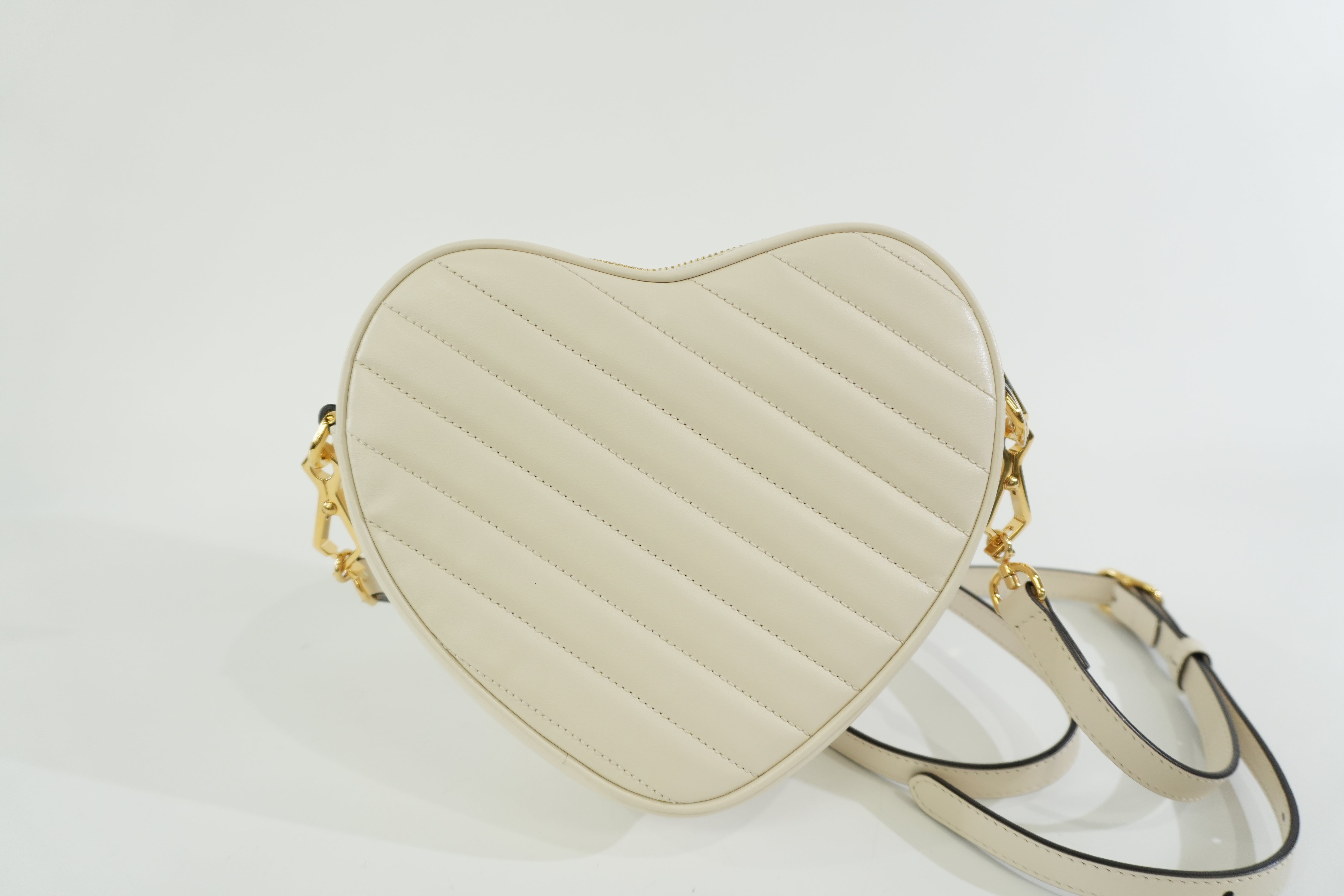 Pre-owned Gucci Heart Shoulder Bag White