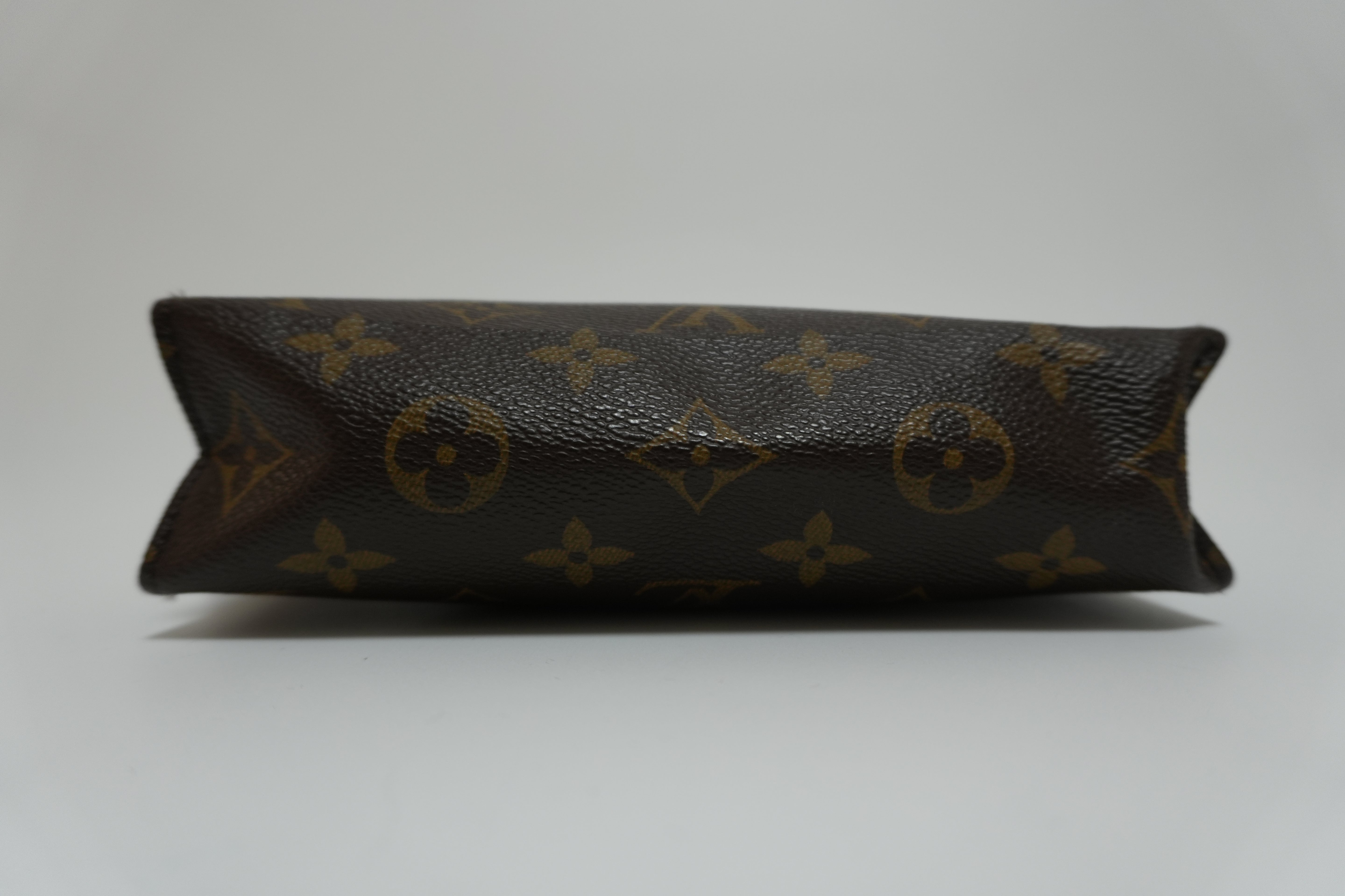 Louis Vuitton Monogram Toiletry 19 Pouch Used
