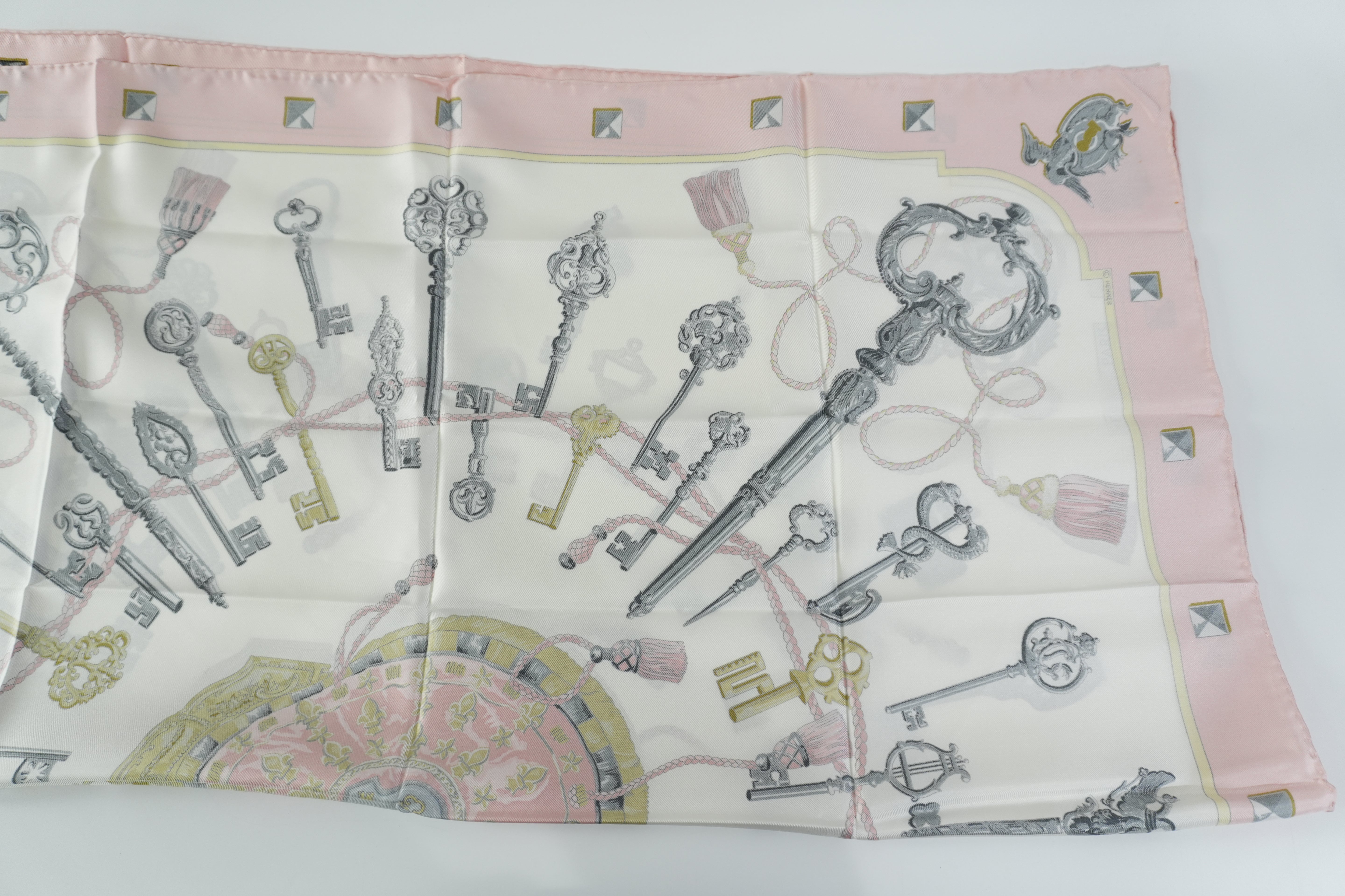 Pre-owned Hermes Scarf Pink