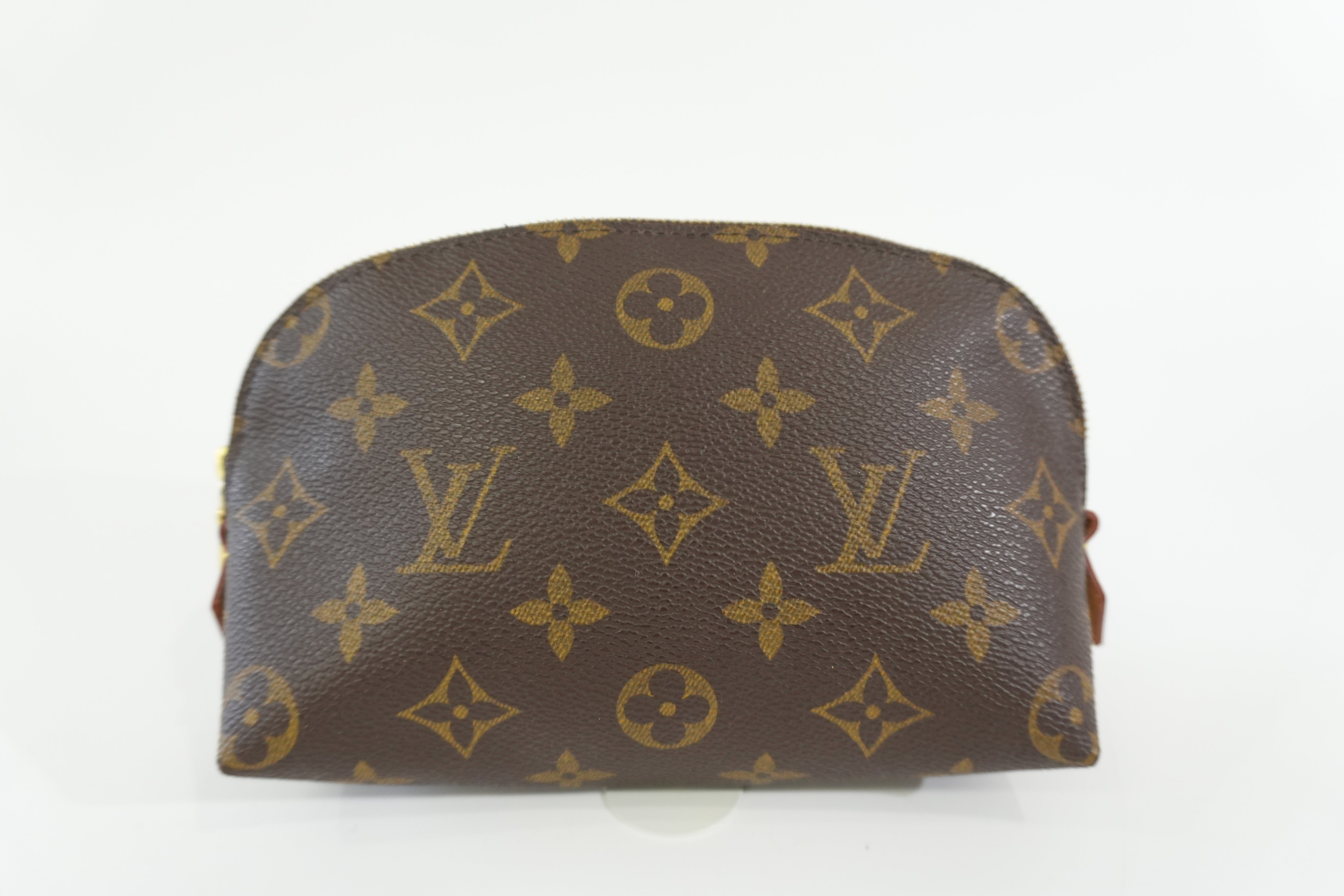 Pre-owned Louis Vuitton Monogram Cosmetic Pouch