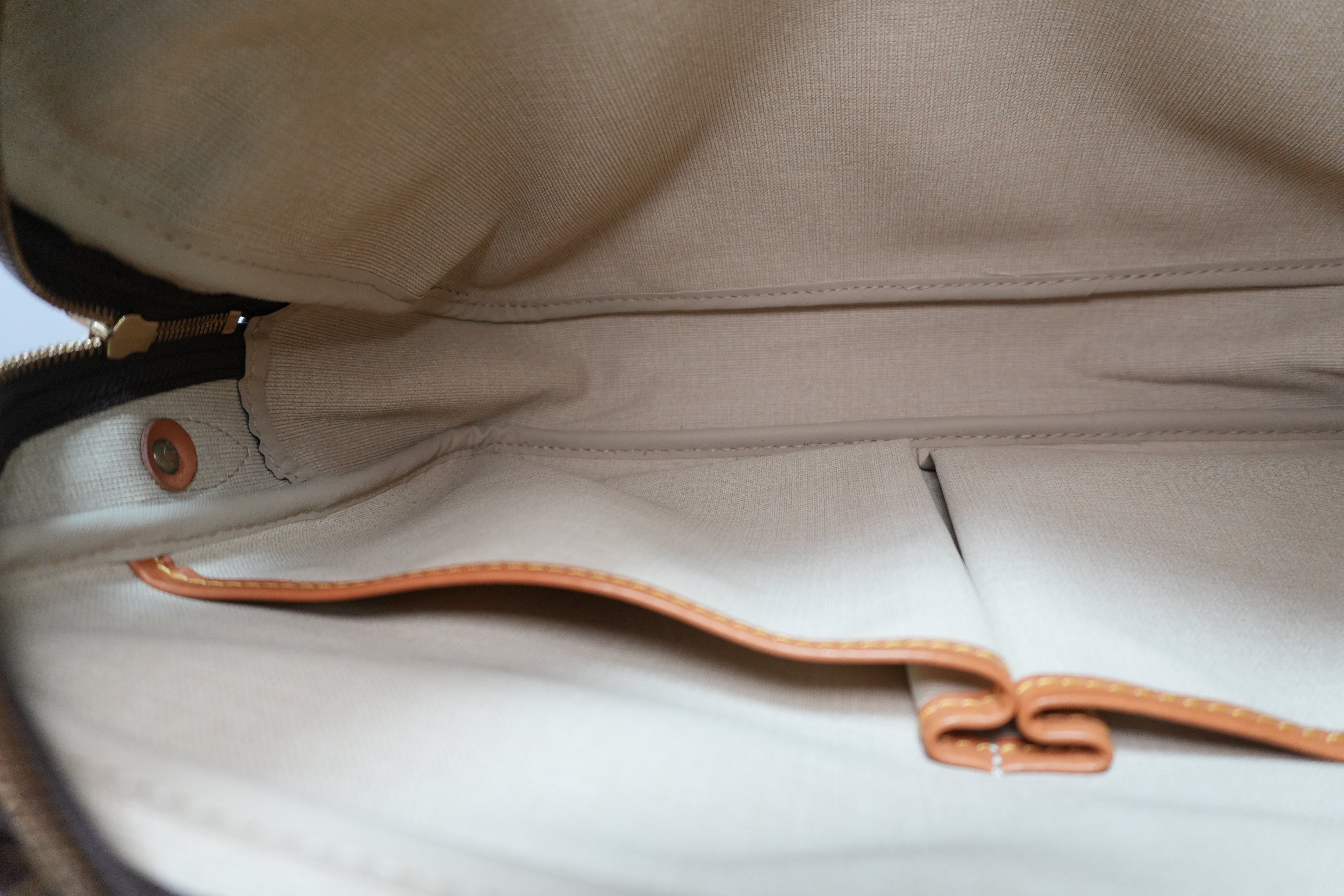 Louis Vuitton Monogram Reporter GM Messenger Bag Used