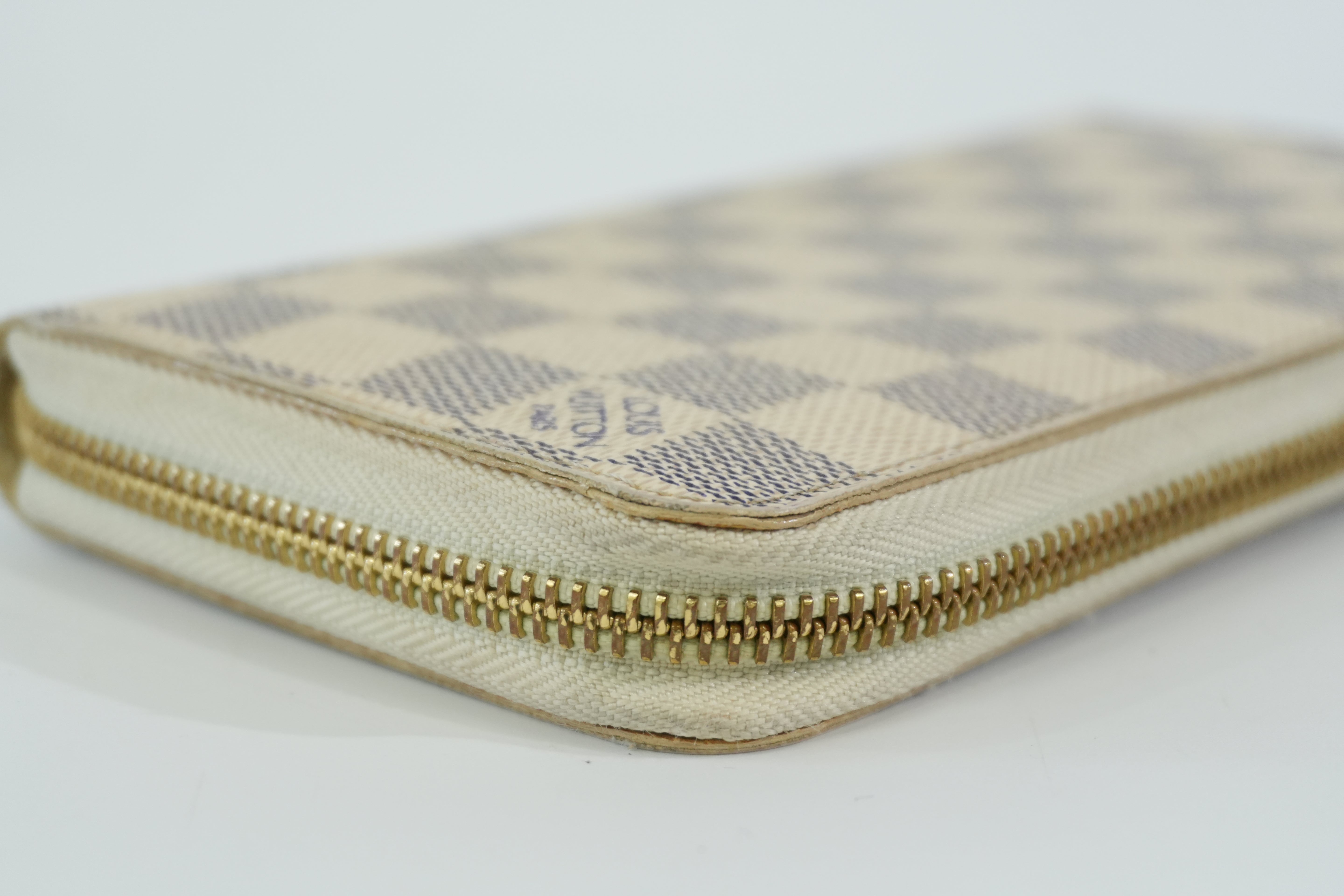 Pre-owned Louis Vuitton Damier Azur Zippy Wallet