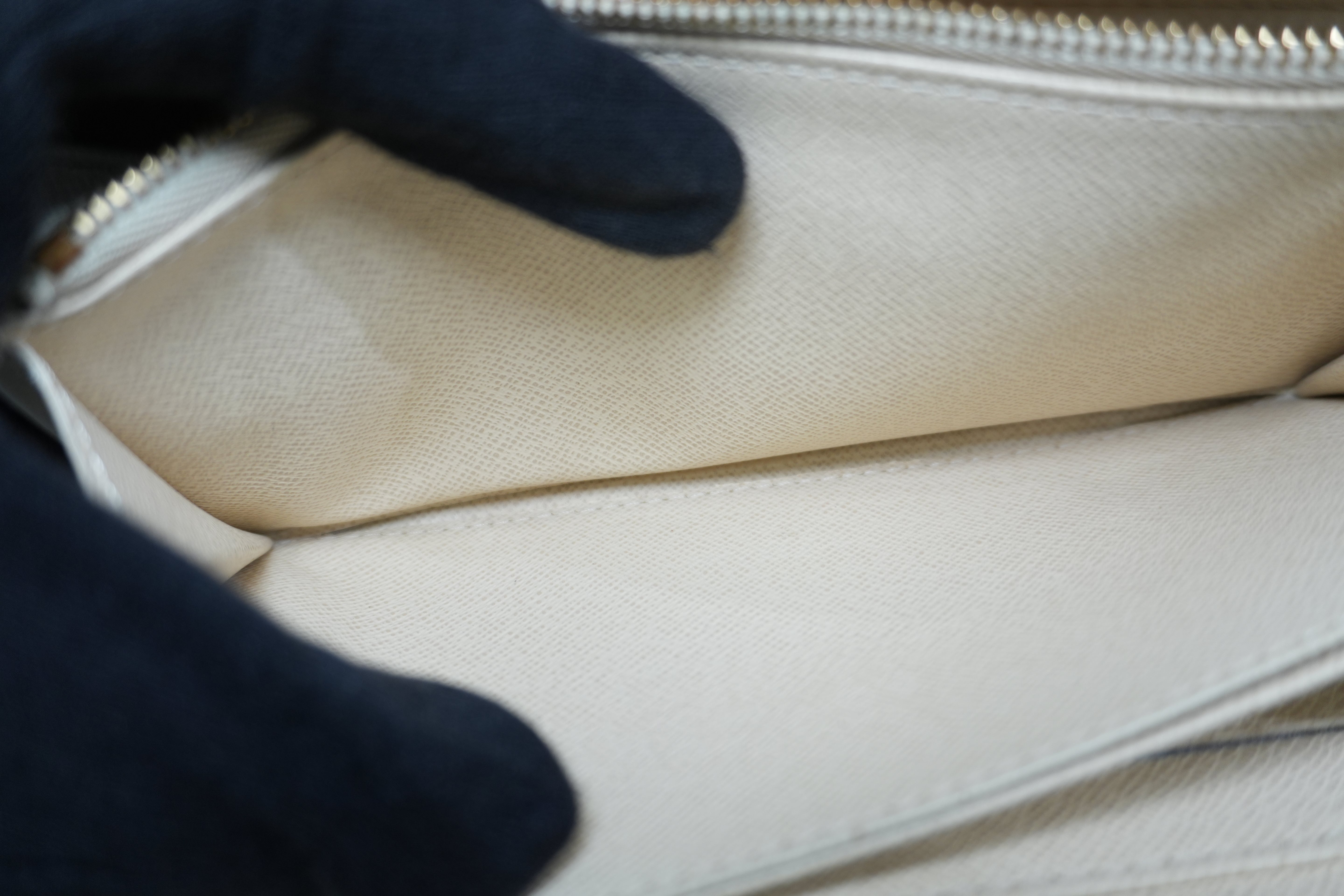 Pre-owned Louis Vuitton Damier Azur Zippy Wallet