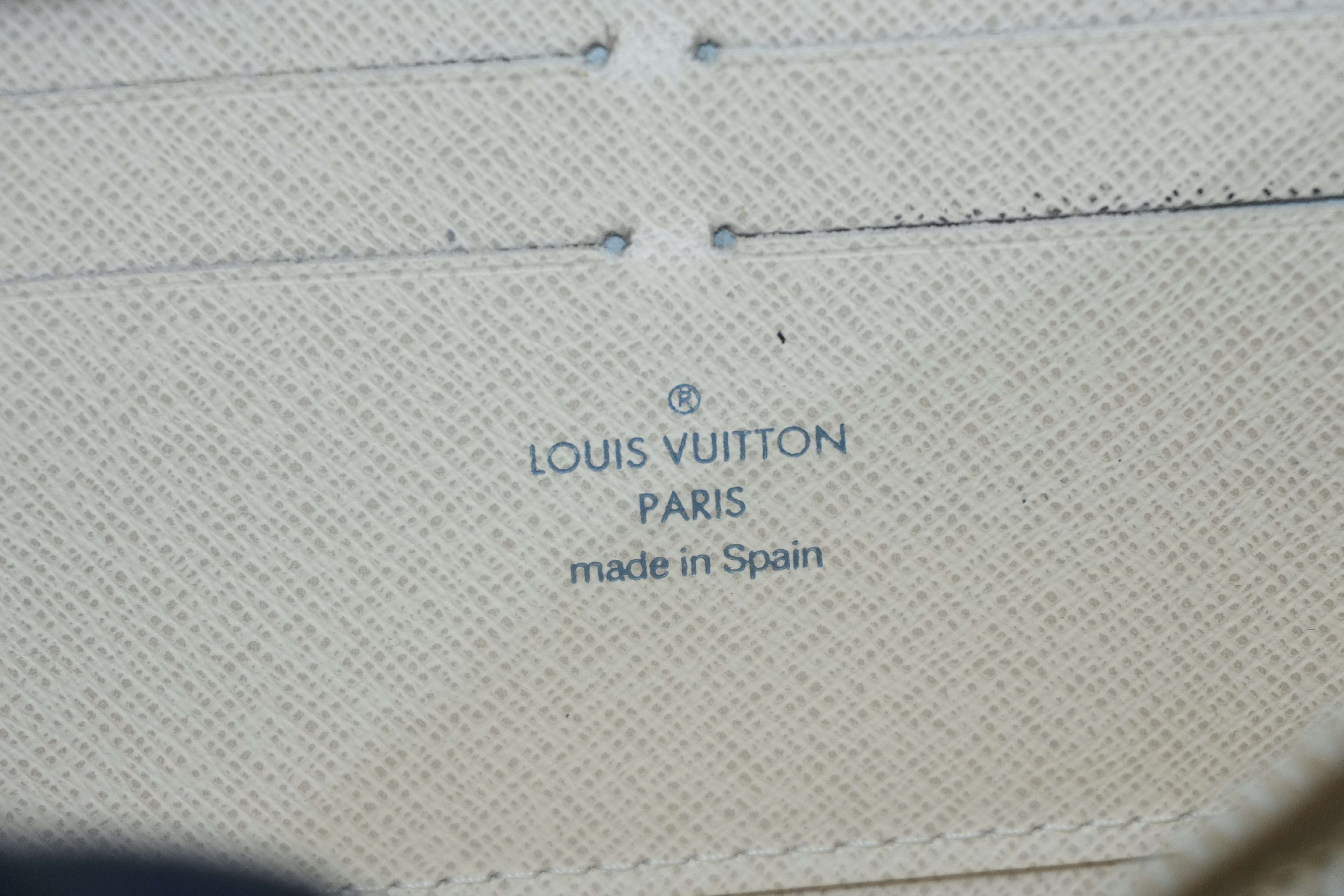 Pre-owned Louis Vuitton Damier Azur Zippy Wallet