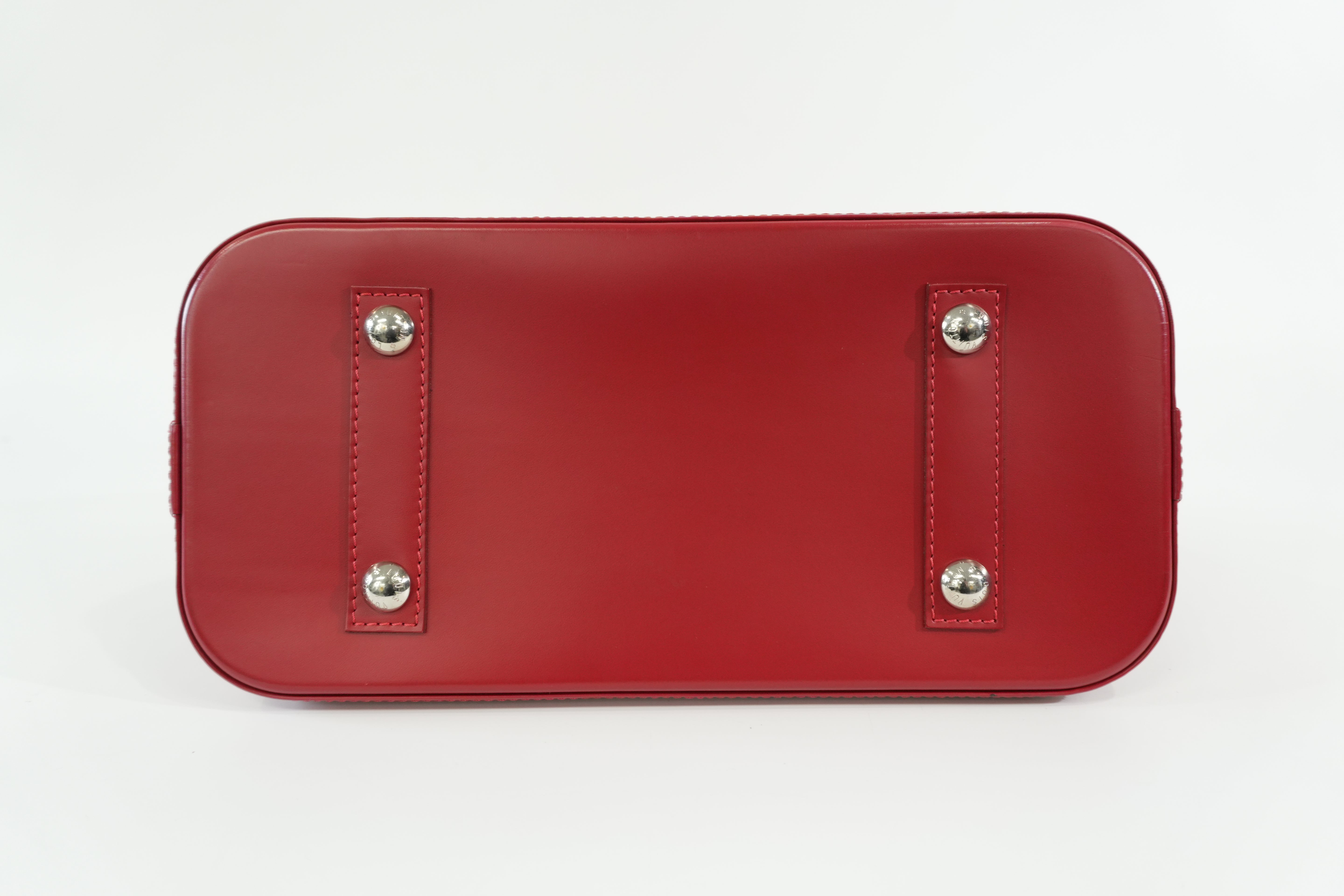 Pre-owned Louis Vuitton Epi Alma PM Handbag Red