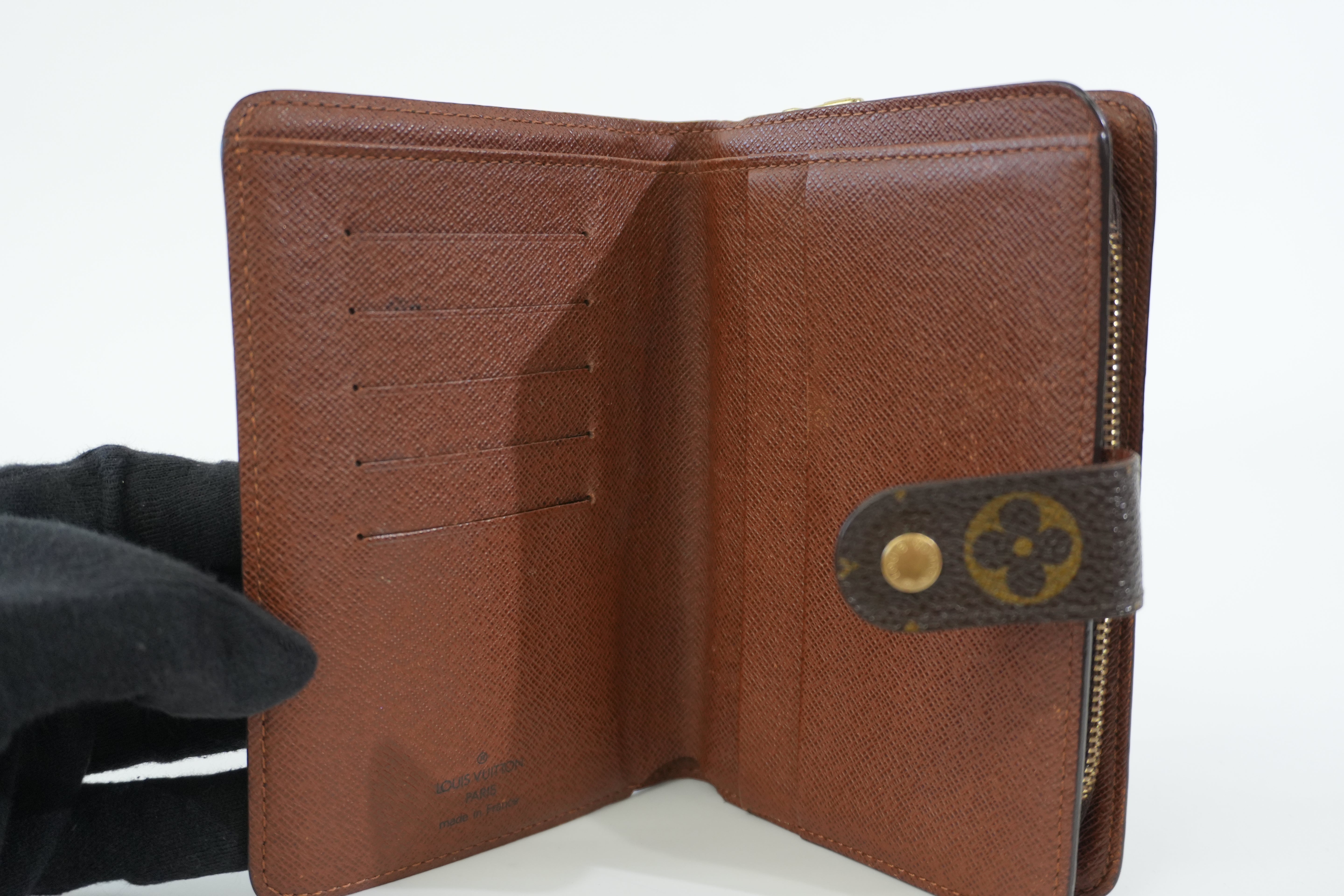 Pre-owned Louis Vuitton Monogram Short Wallet