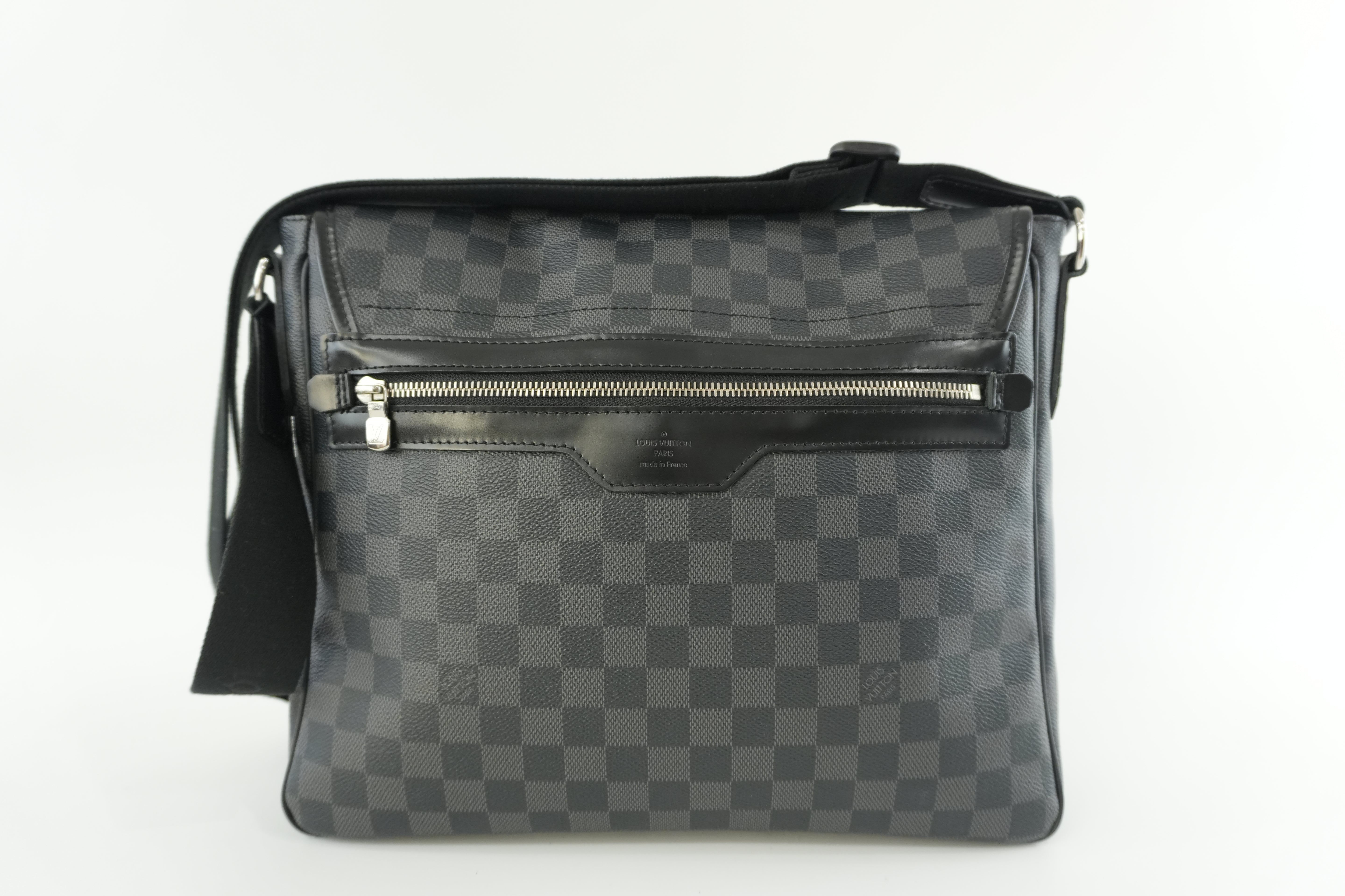 Louis Vuitton Damier Graphite Daniel MM Messenger Bag Used