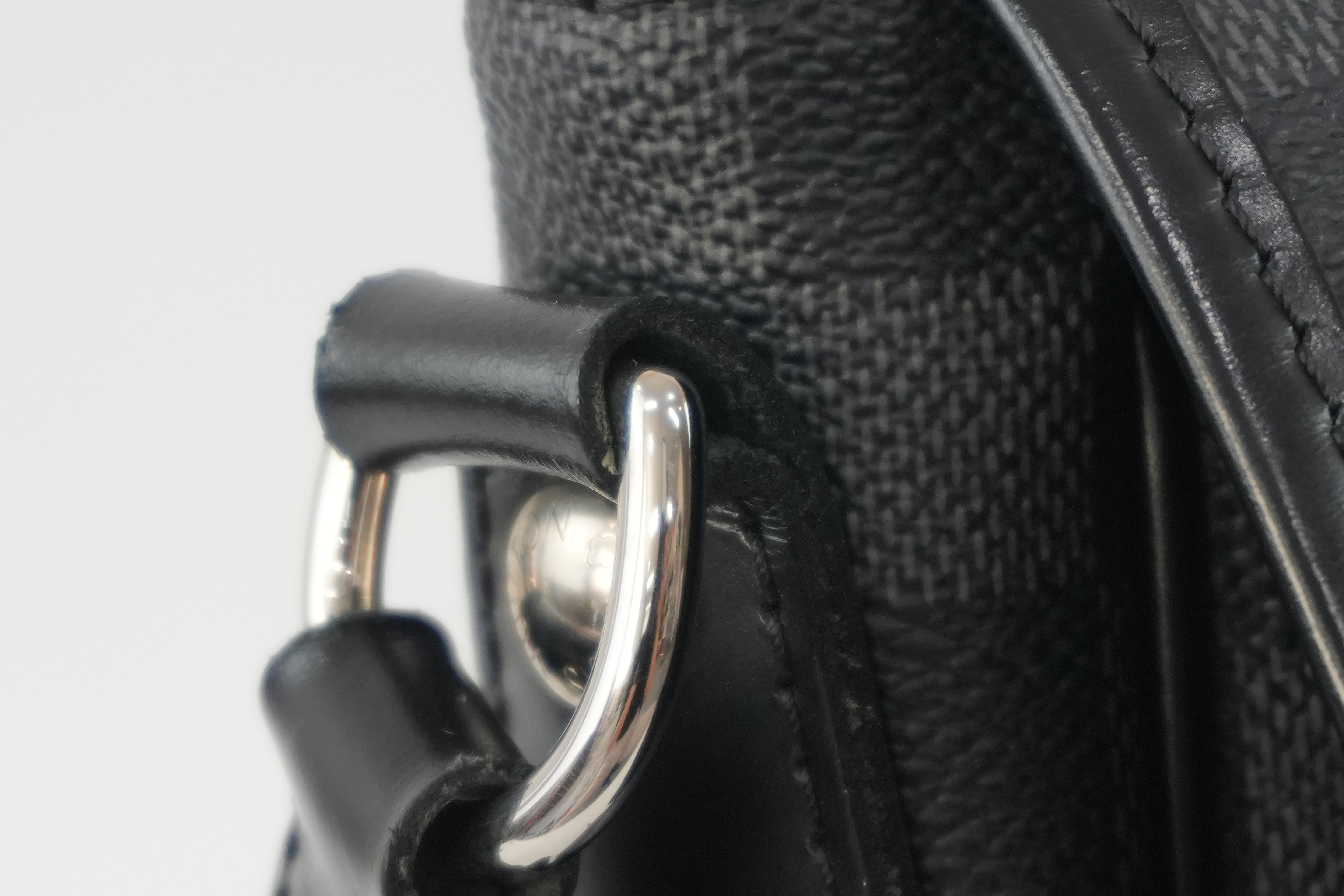 Louis Vuitton Damier Graphite Daniel MM Messenger Bag Used
