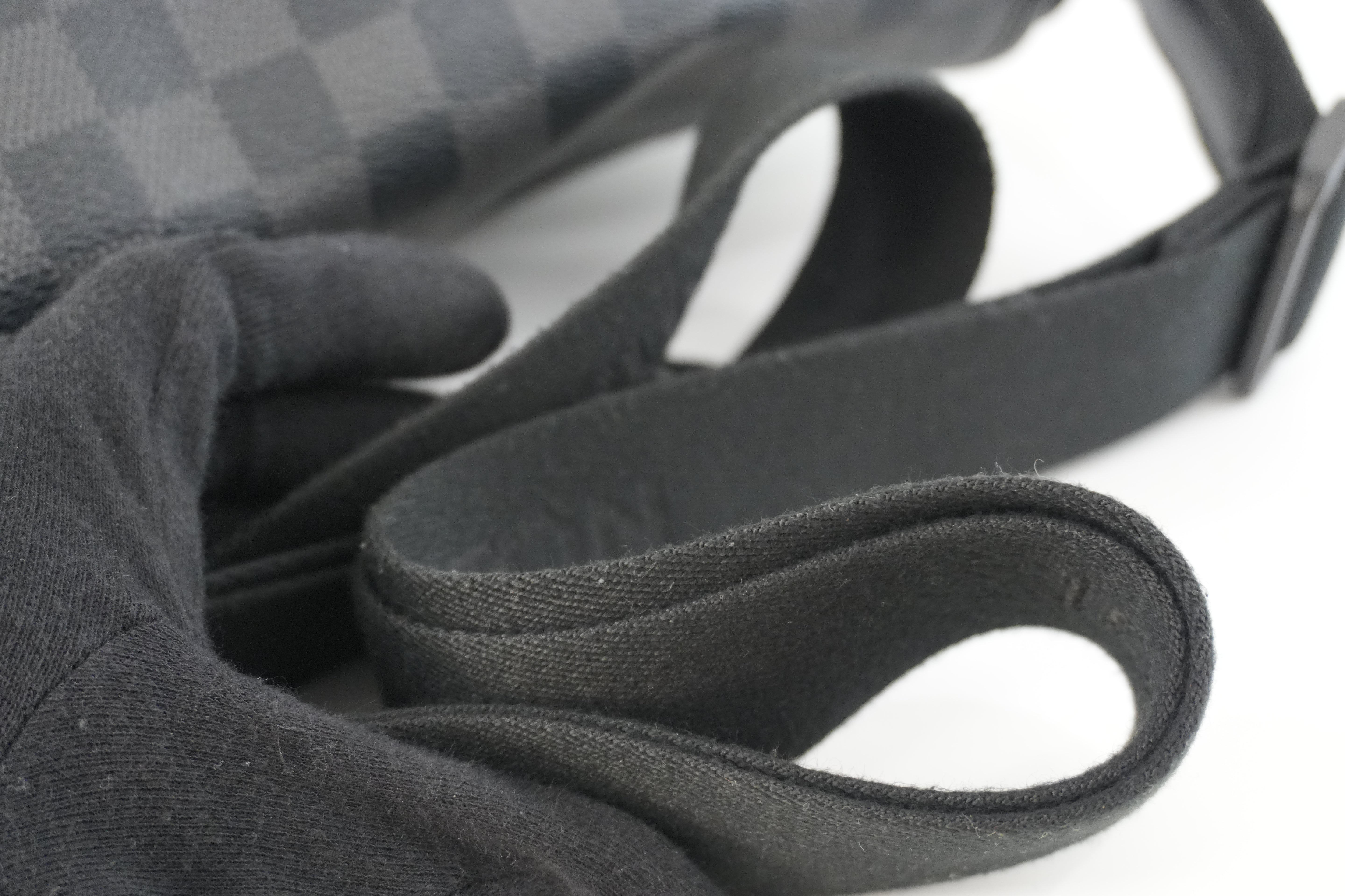 Louis Vuitton Damier Graphite Daniel MM Messenger Bag Used