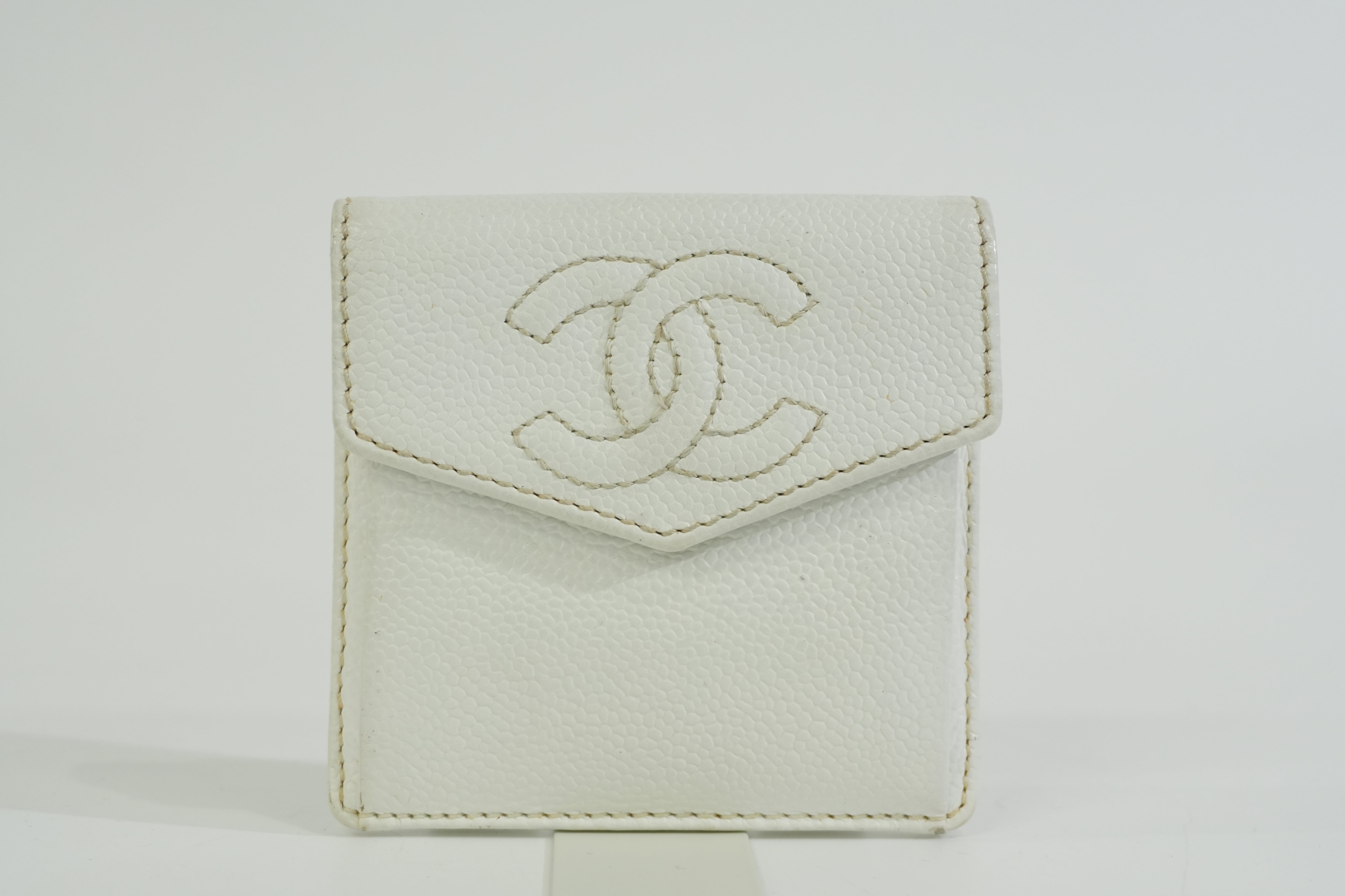 Pre-owned Chanel Caviar Skin Card Case White