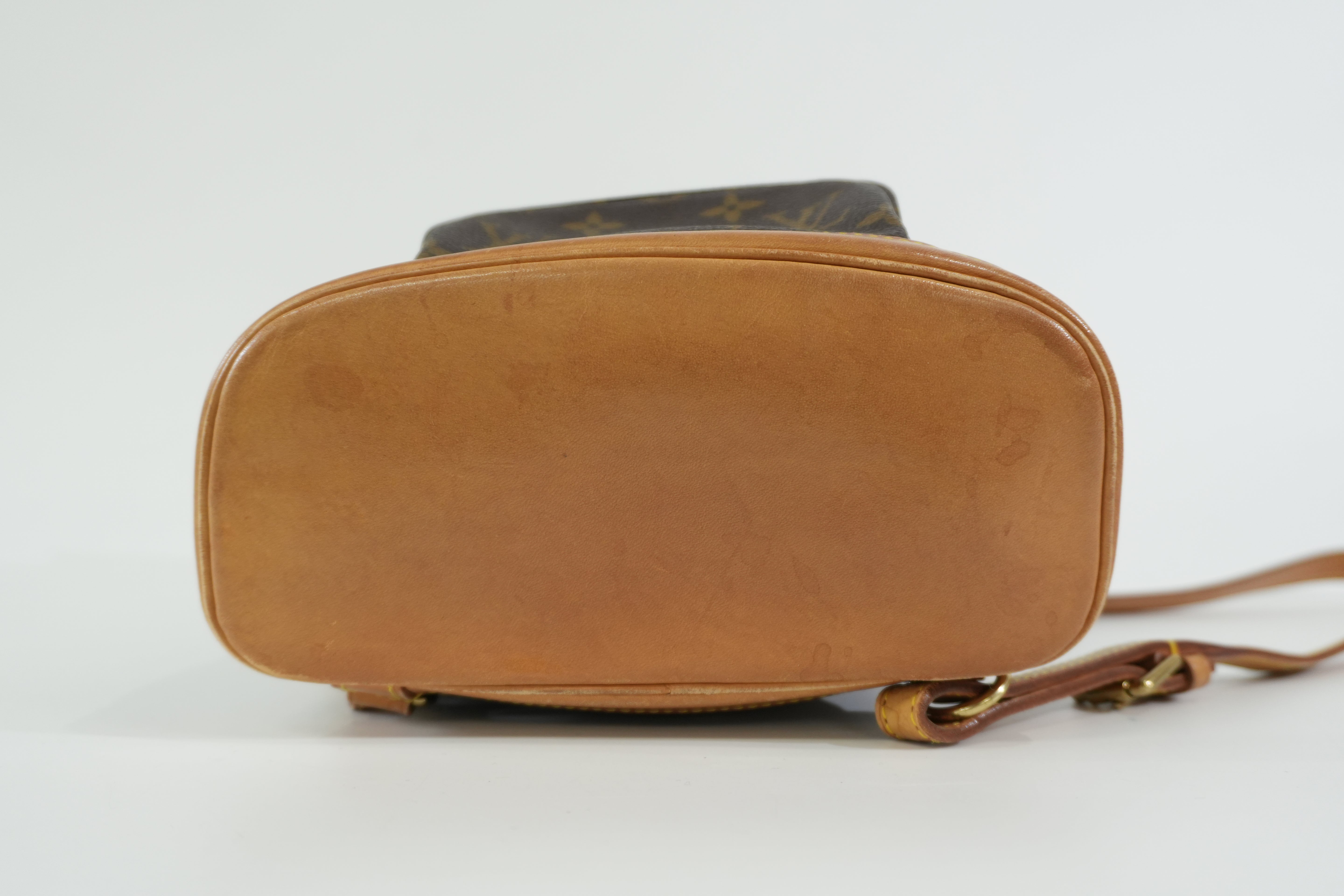 Pre-owned Louis Vuitton Monogram Montsouris MM Backpack