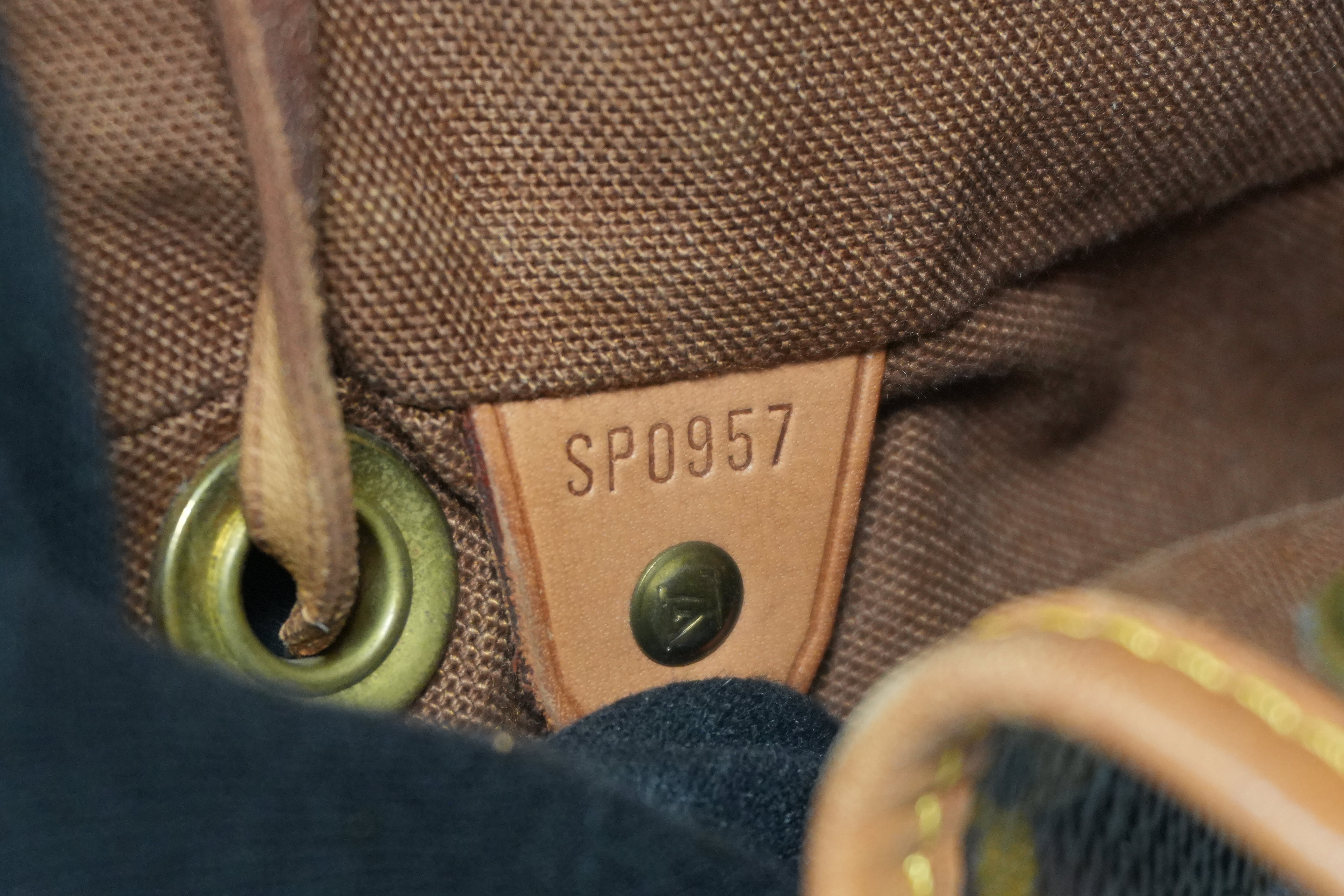 Pre-owned Louis Vuitton Monogram Montsouris MM Backpack