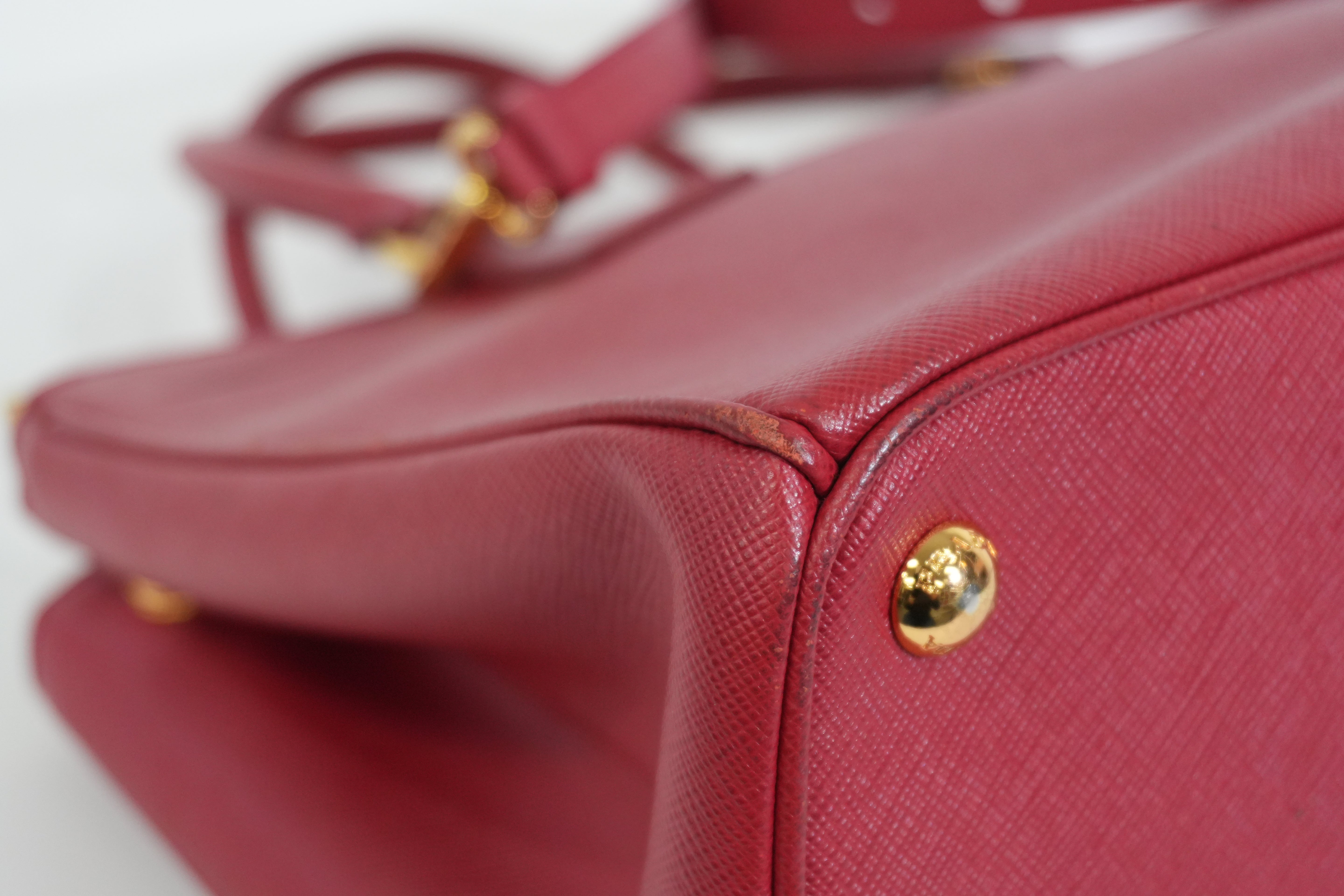 Pre-owned Prada Saffiano Lux Two Way Shoulder Bag Red