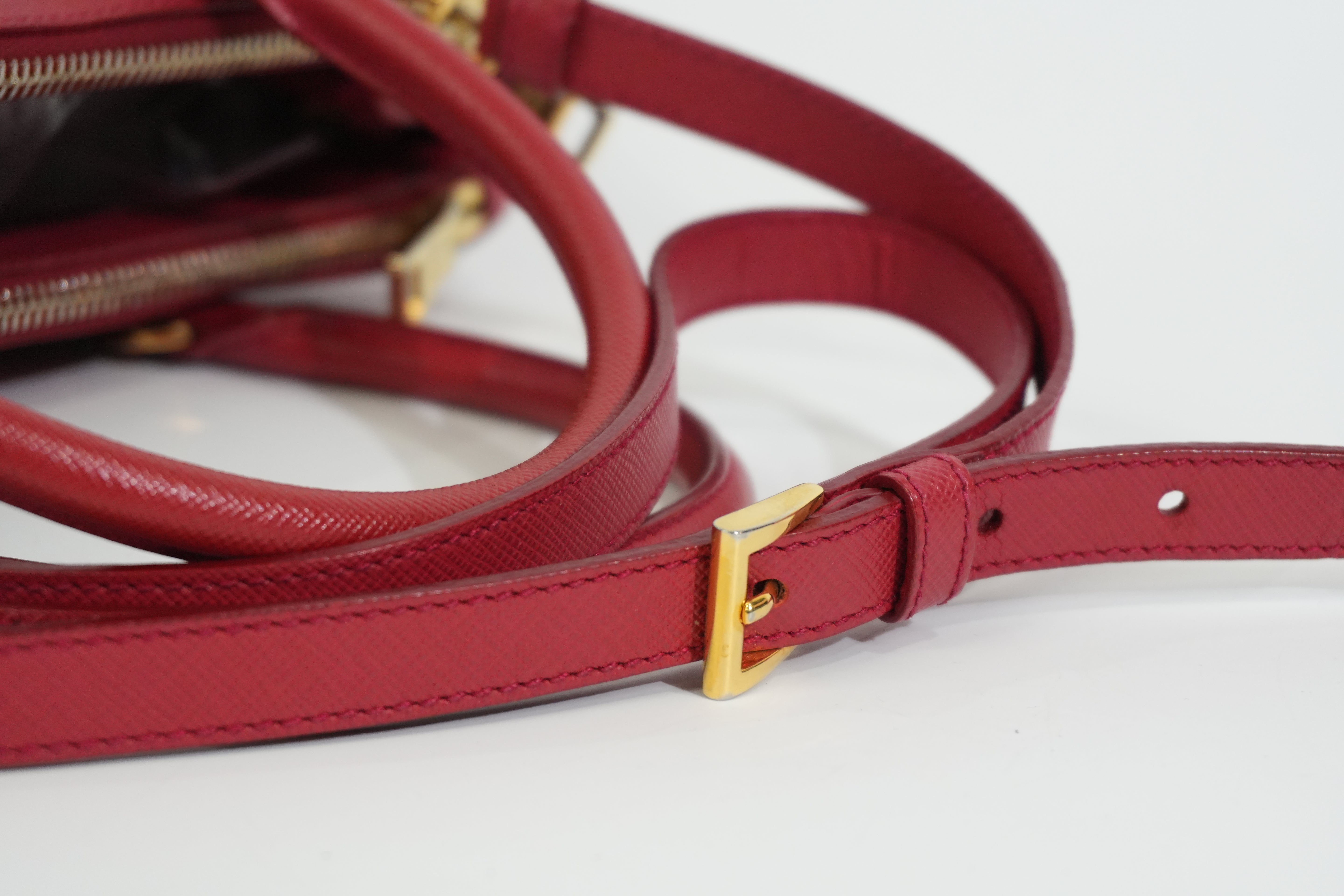 Pre-owned Prada Saffiano Lux Two Way Shoulder Bag Red