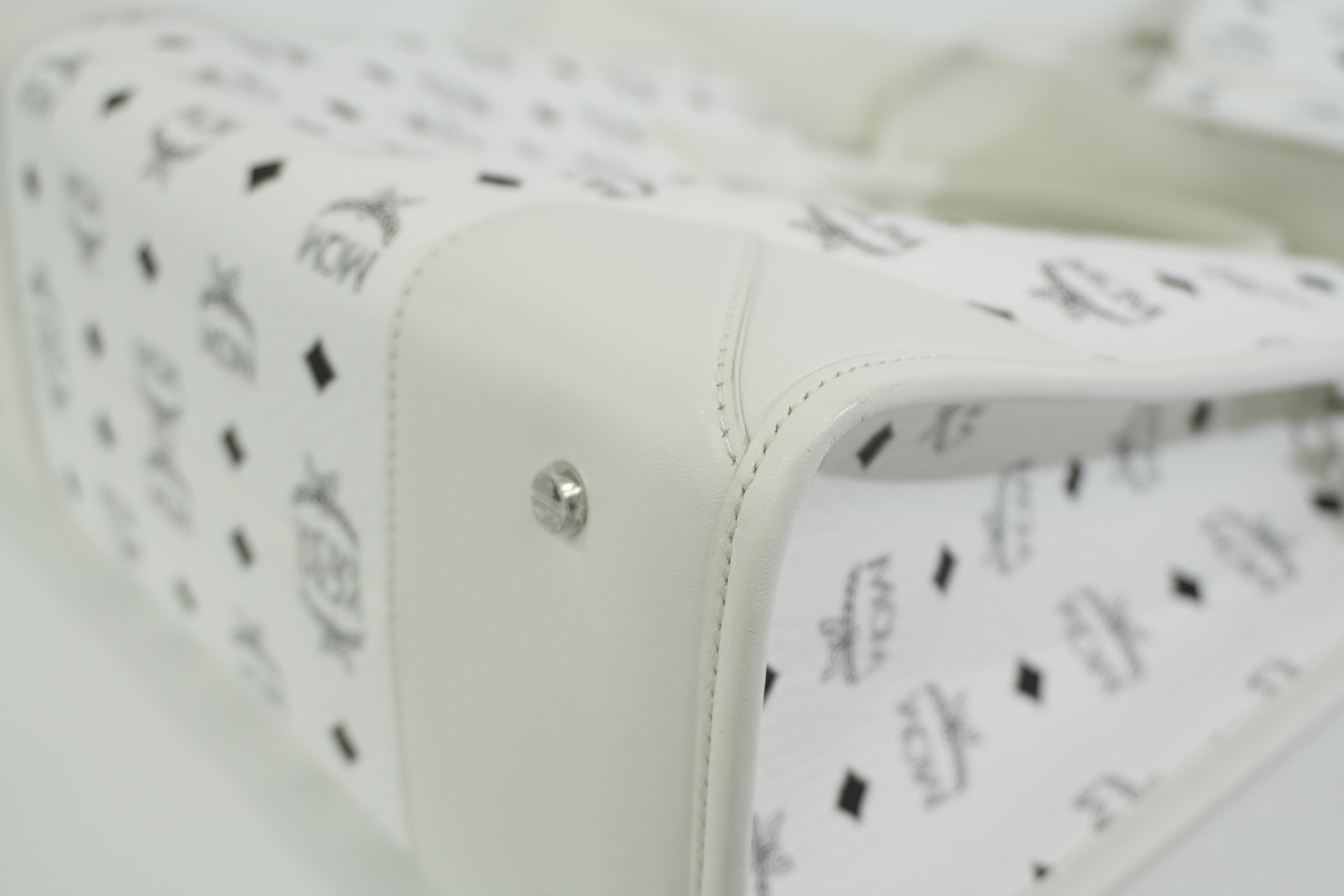 Pre-owned MCM Two Way Shoulder Bag White