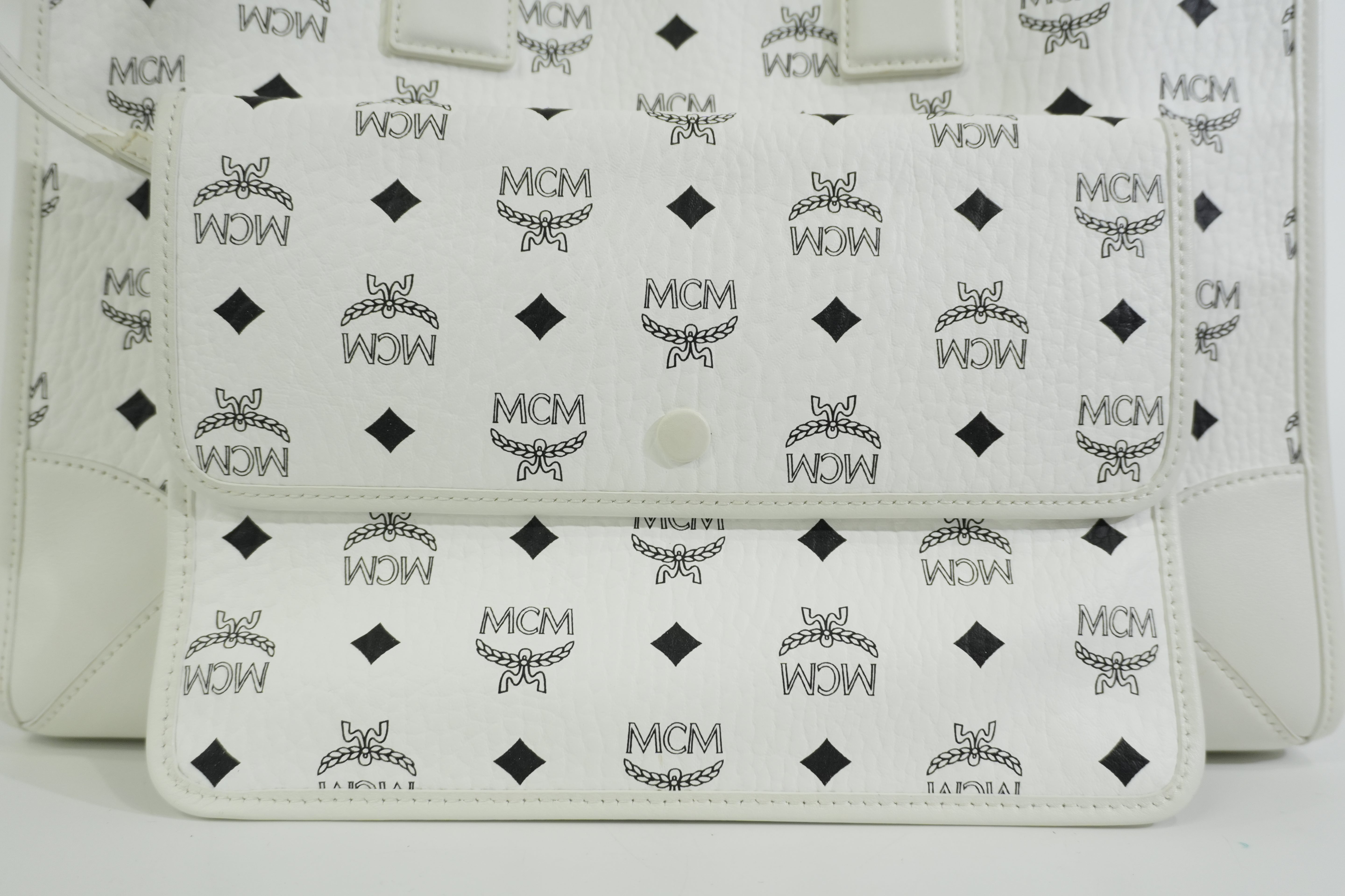 Pre-owned MCM Two Way Shoulder Bag White