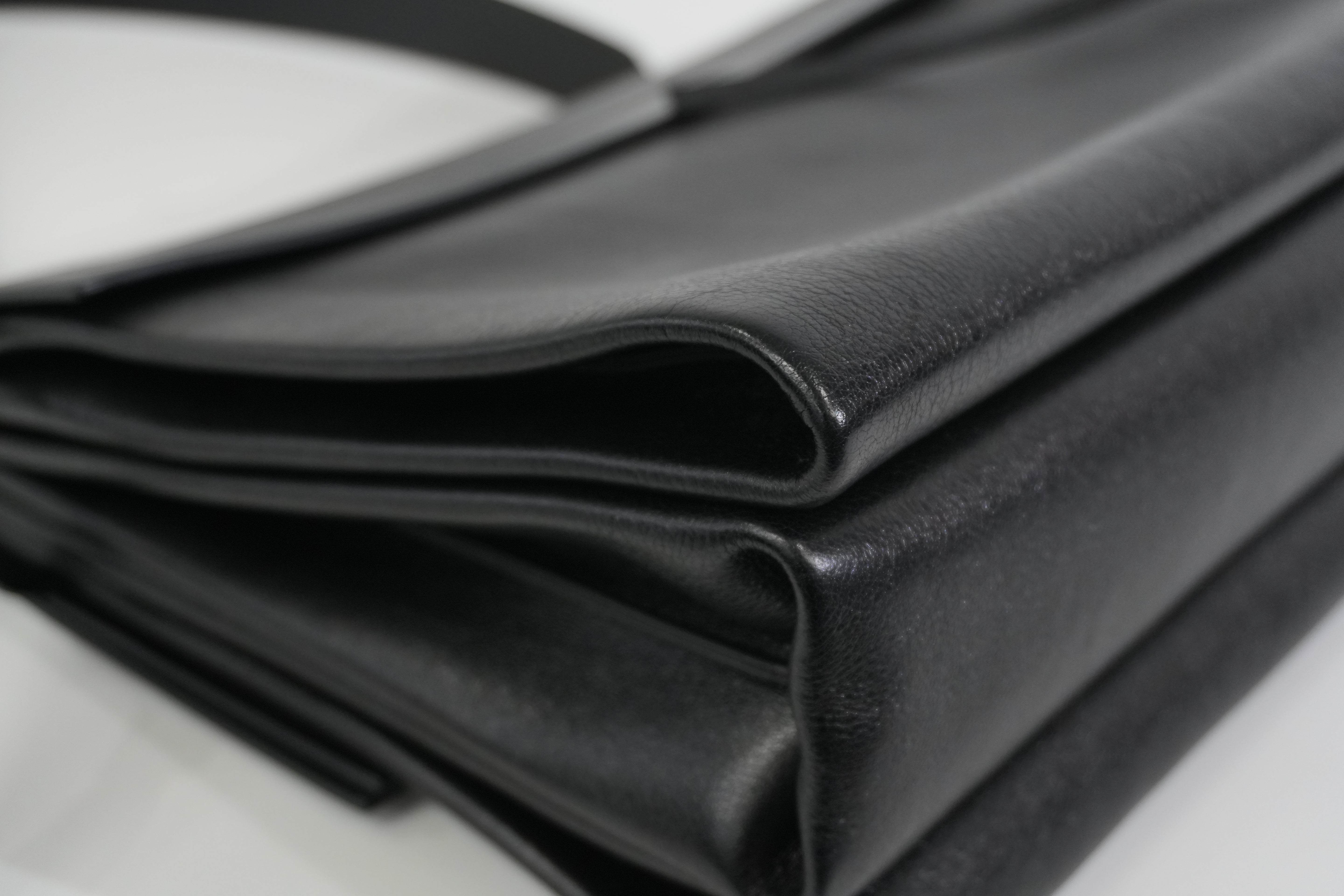 Pre-owned Valentino Garavani VRING Shoulder Bag Black