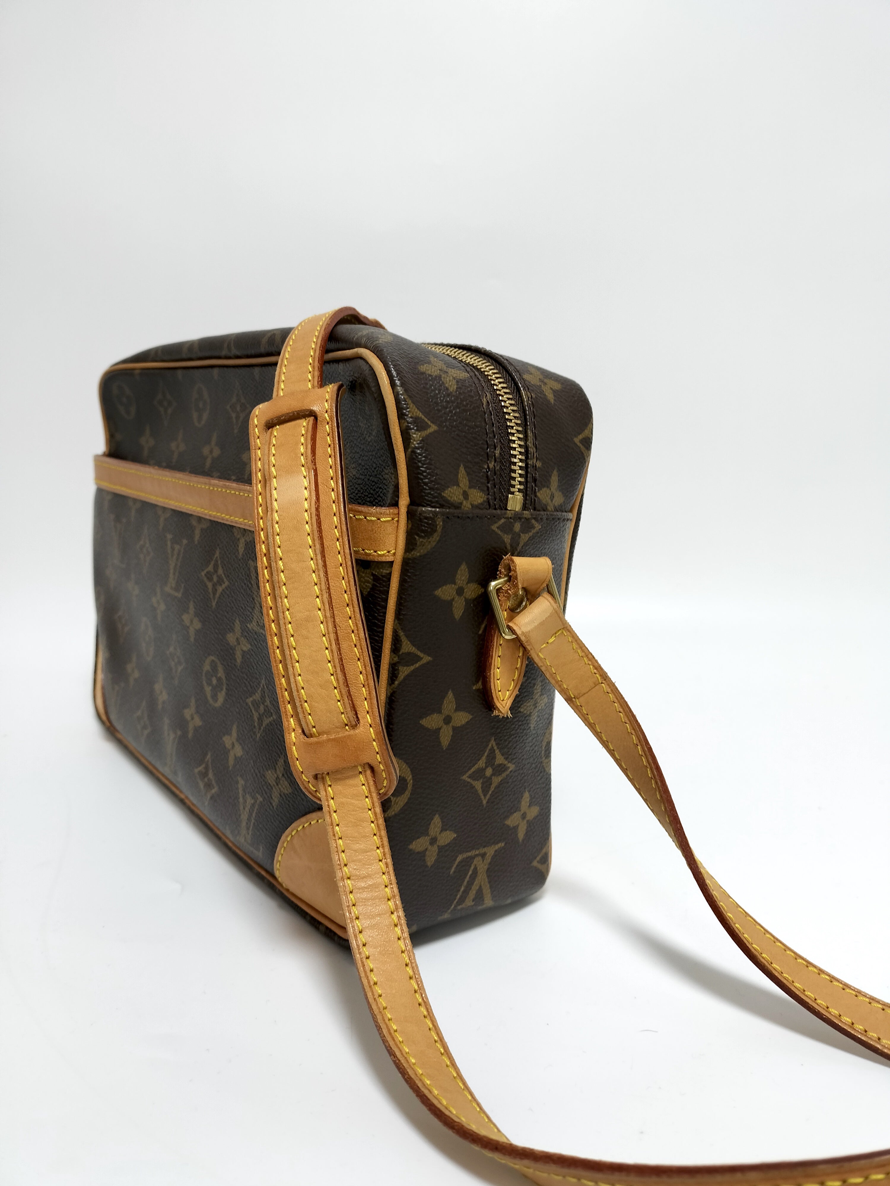 Louis Vuitton Trocadero 30 Shoulder Bag Used