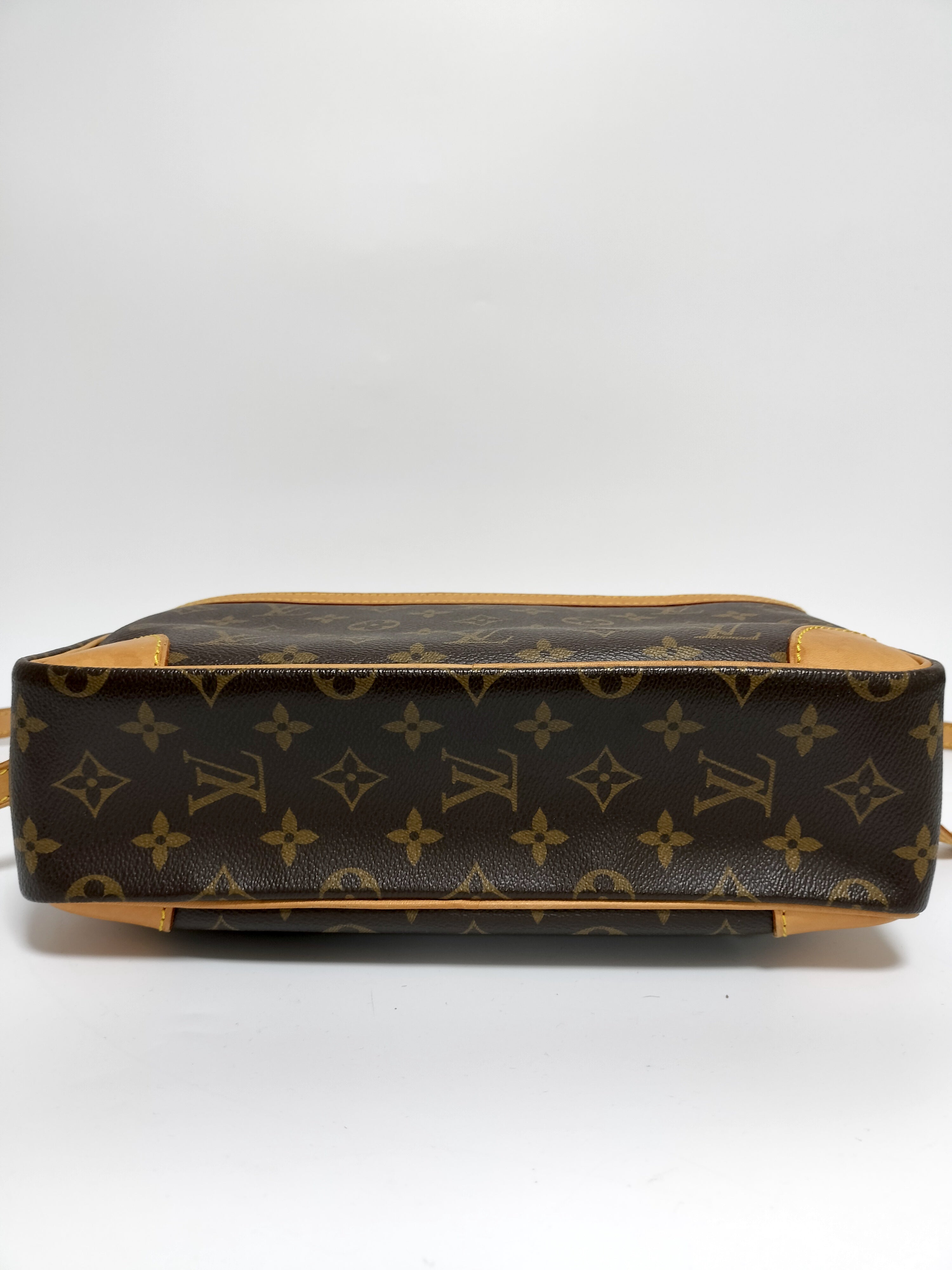 Louis Vuitton Trocadero 30 Shoulder Bag Used