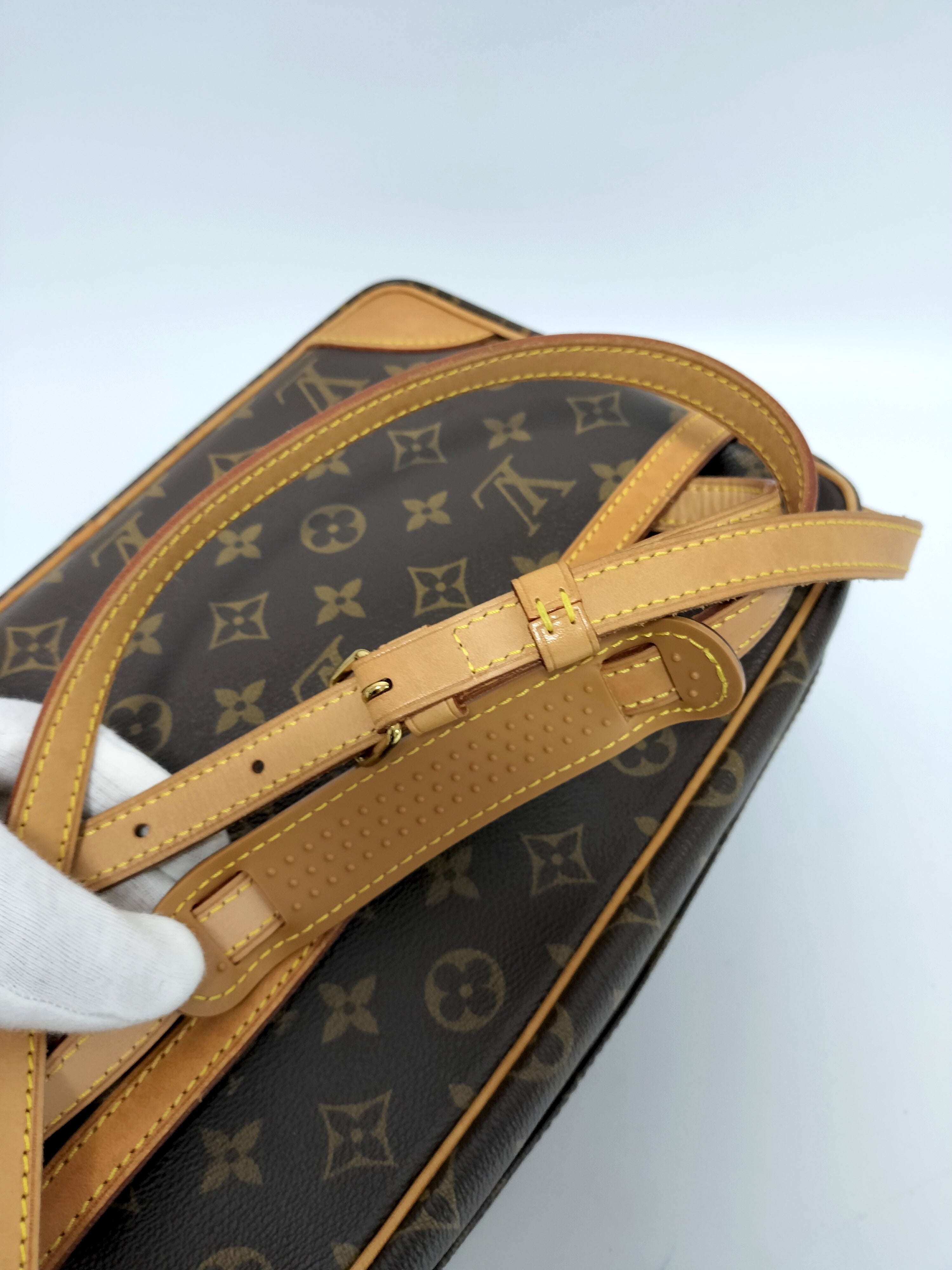 Louis Vuitton Trocadero 30 Shoulder Bag Used