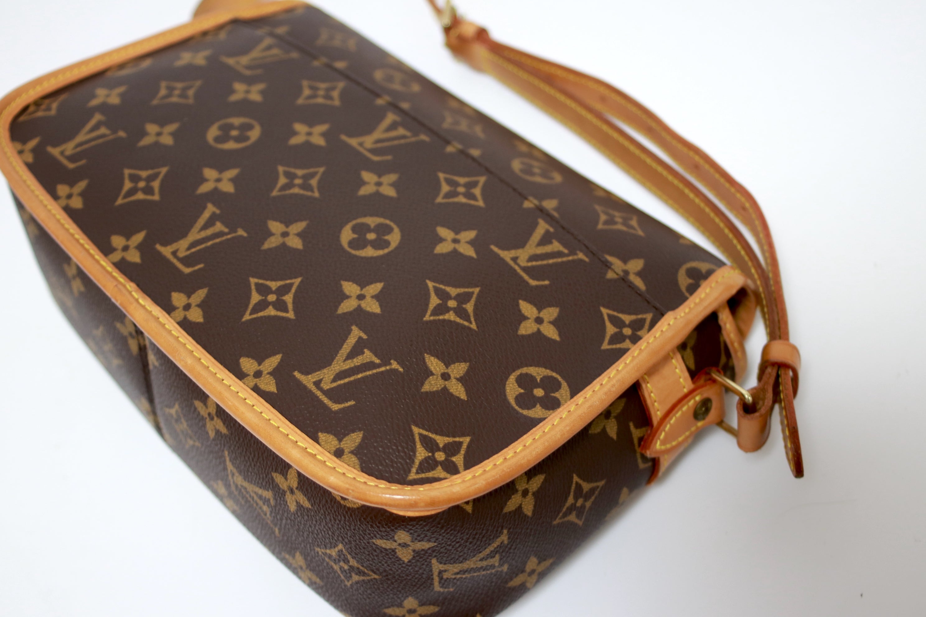 Borsa a tracolla Louis Vuitton Sologne usata