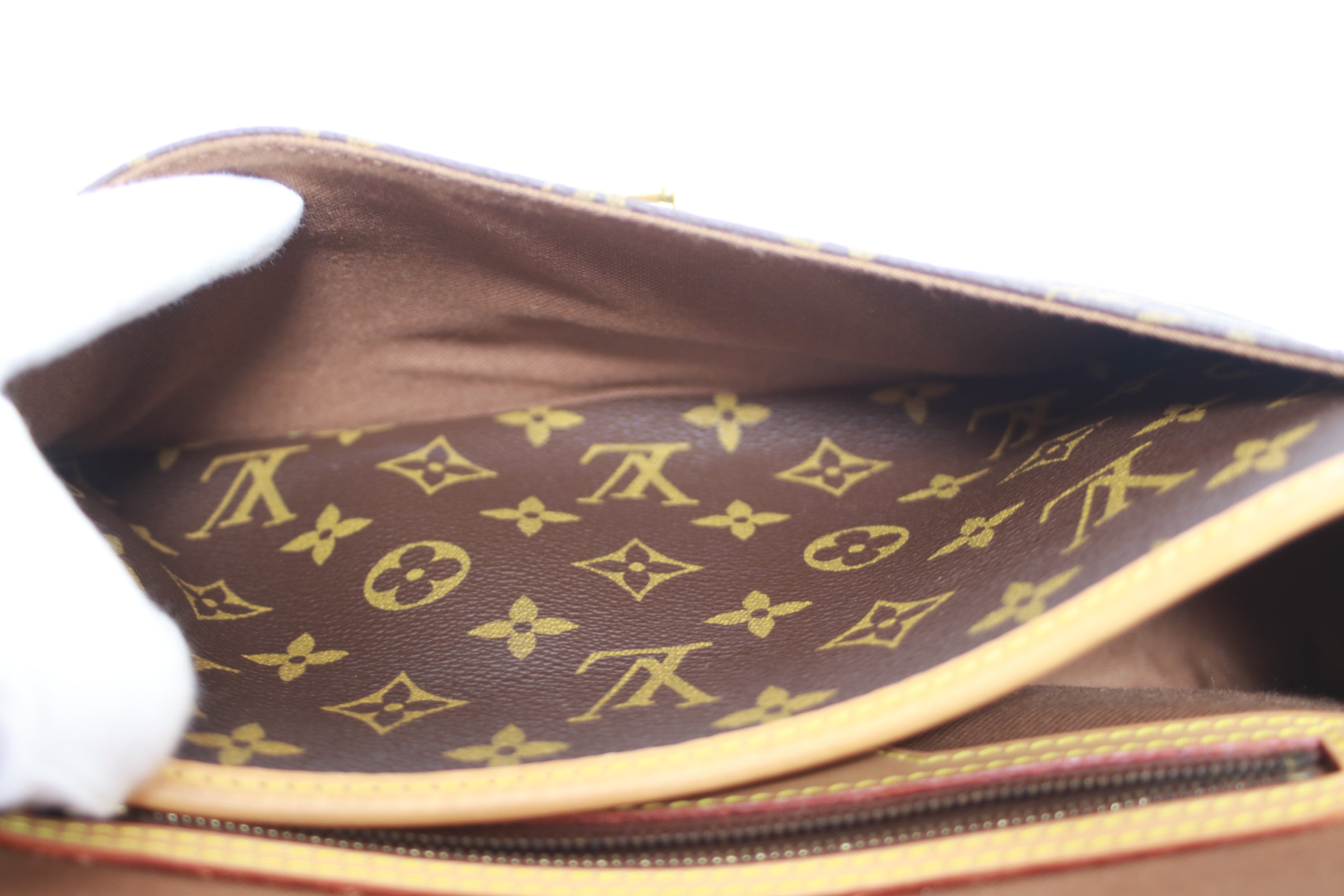 Borsa a tracolla Louis Vuitton Sologne usata