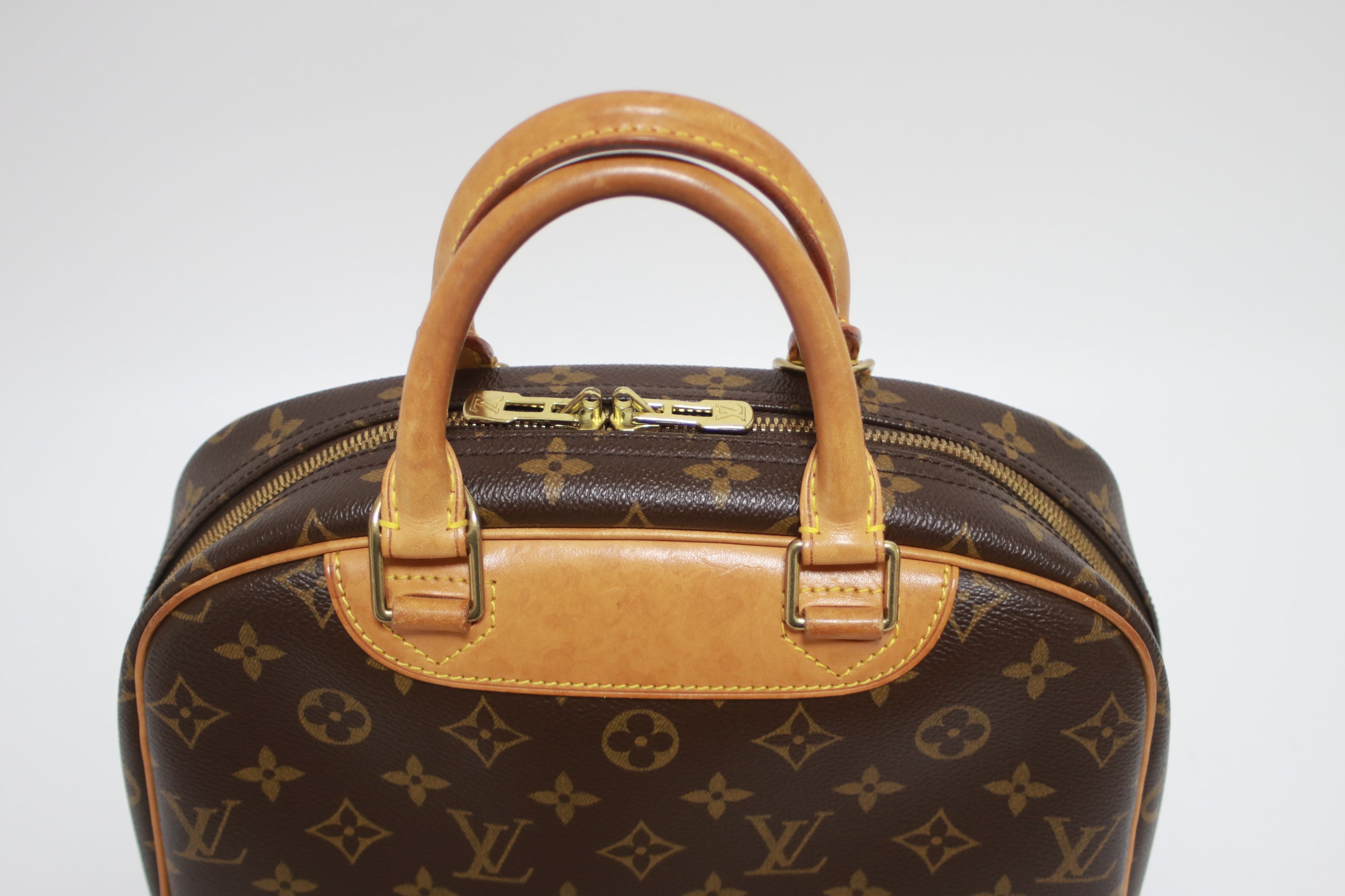 Louis Vuitton Trouville PM Handbag Used