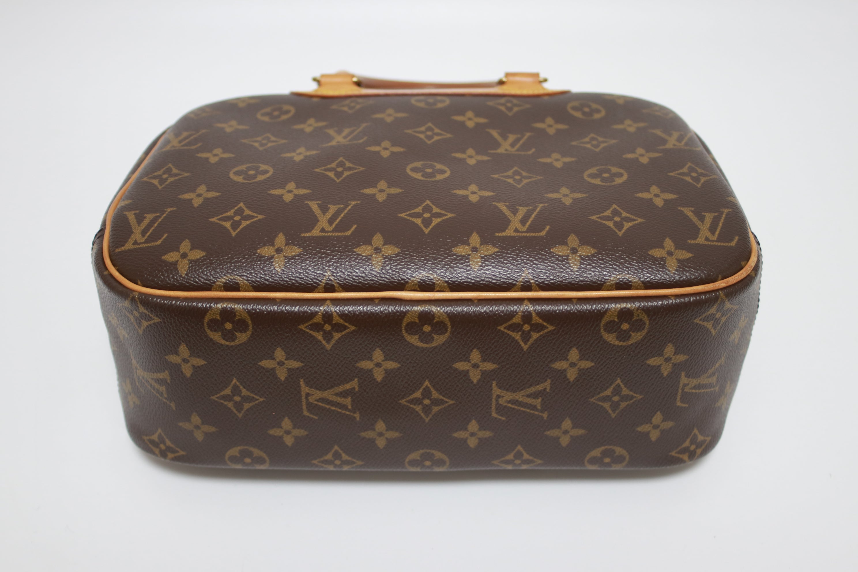 Louis Vuitton Trouville PM Handbag Used
