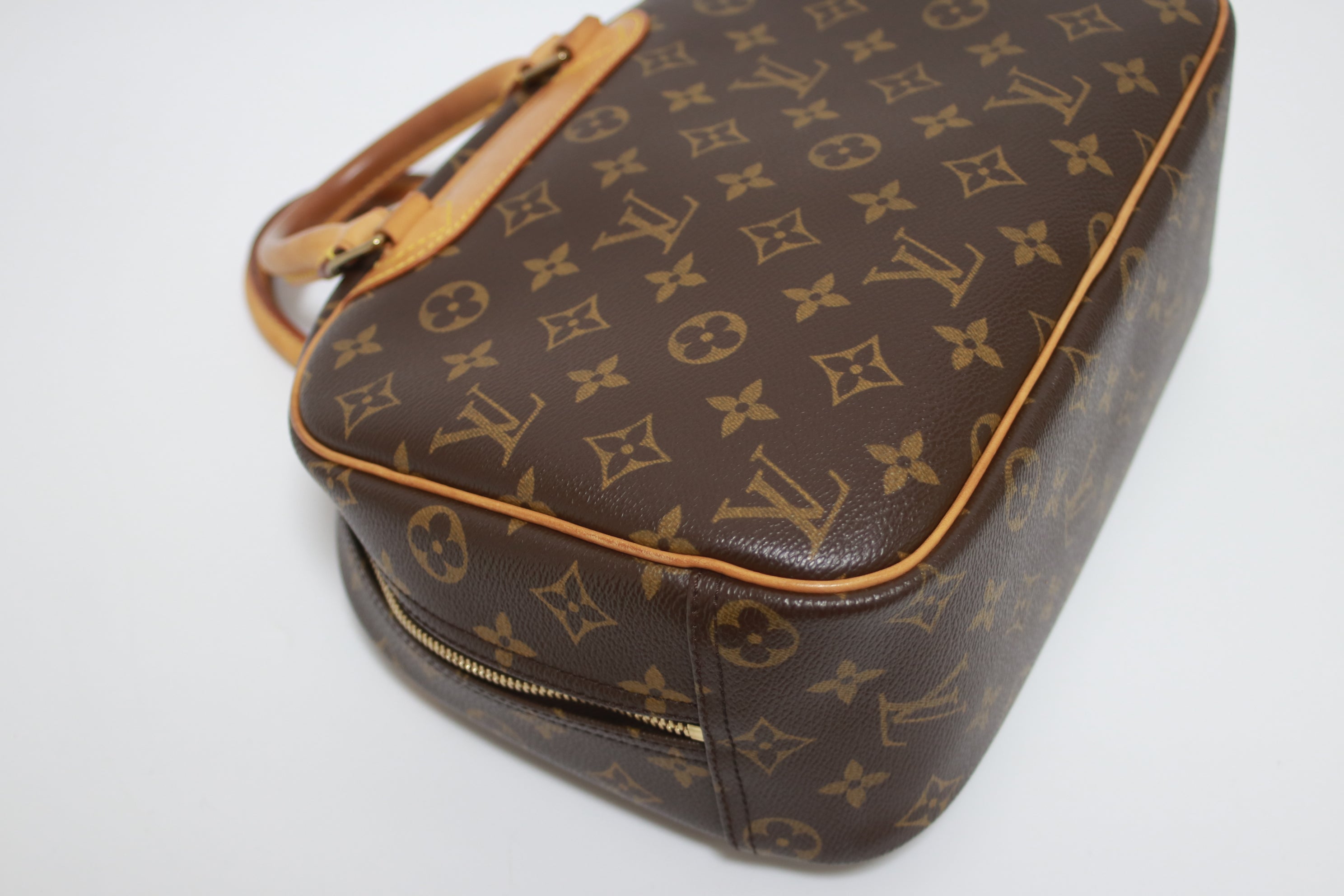 Louis Vuitton Trouville PM Handbag Used