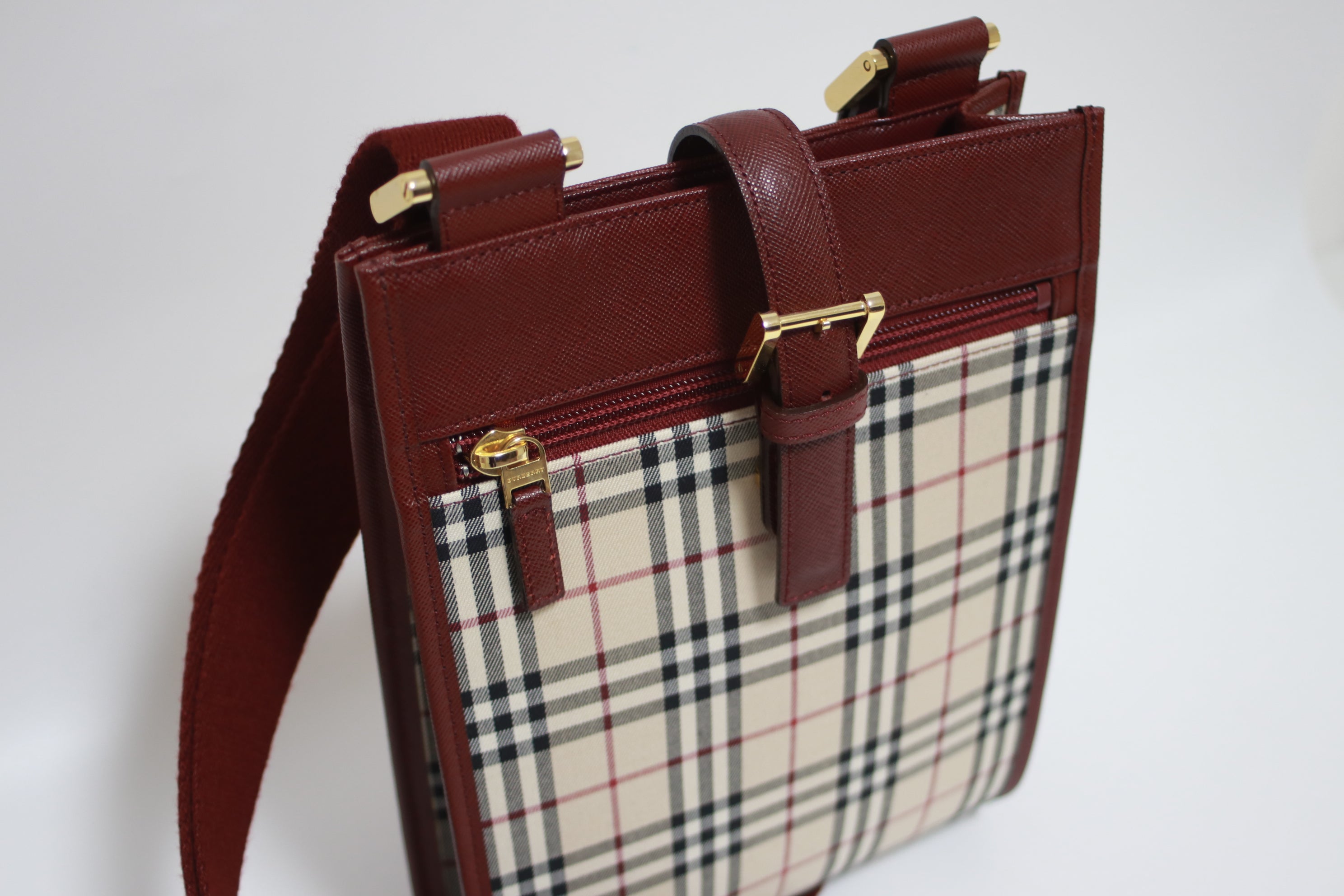 Burberry Shoulder Bag Wine color and beige Used